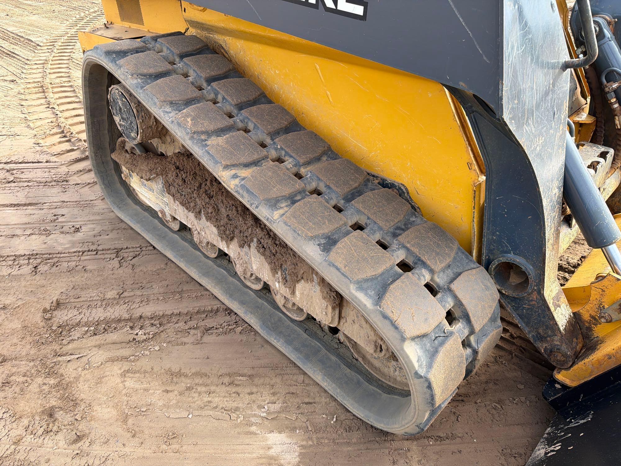 2022 John Deere 325G
