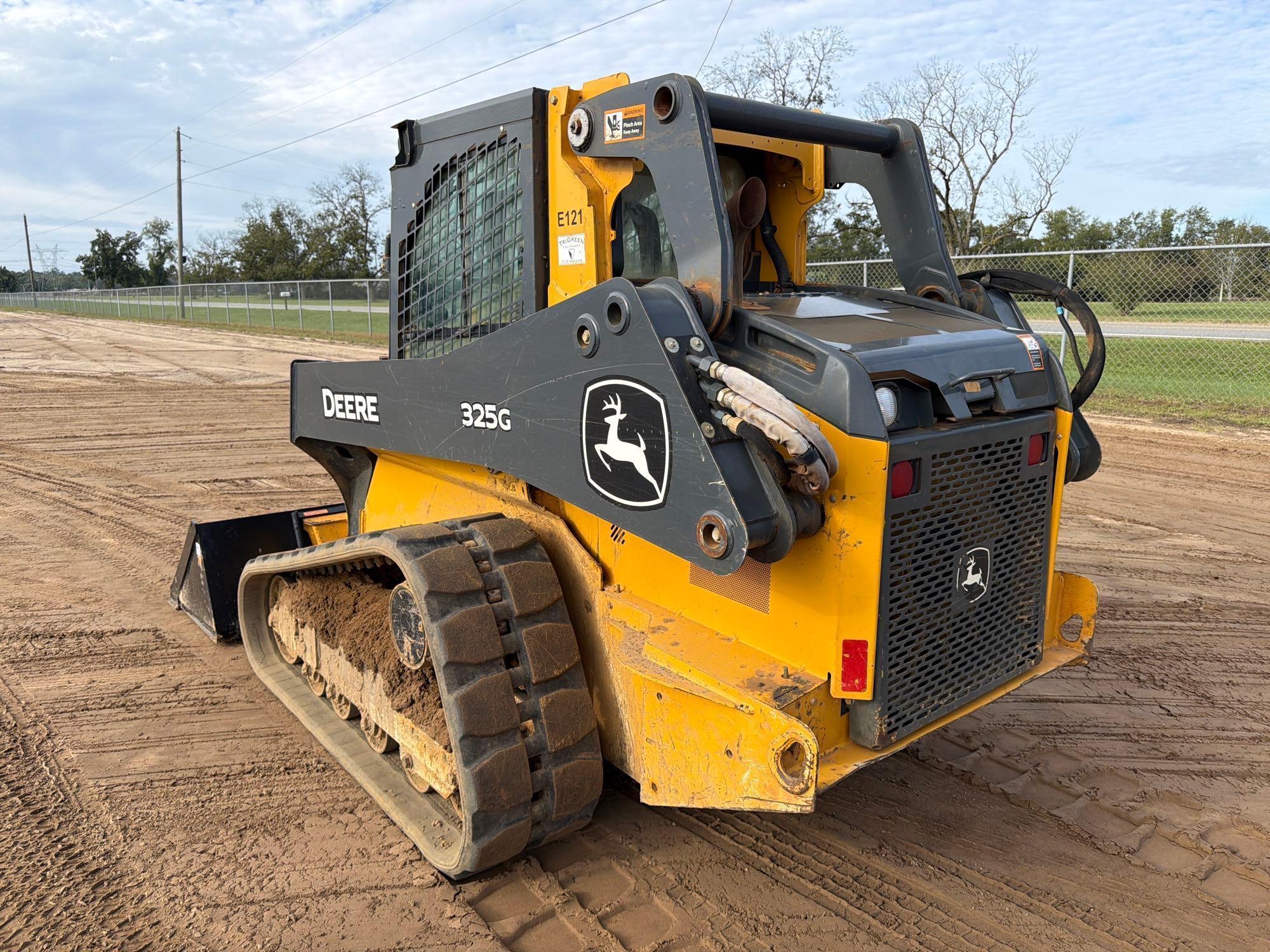 2022 John Deere 325G