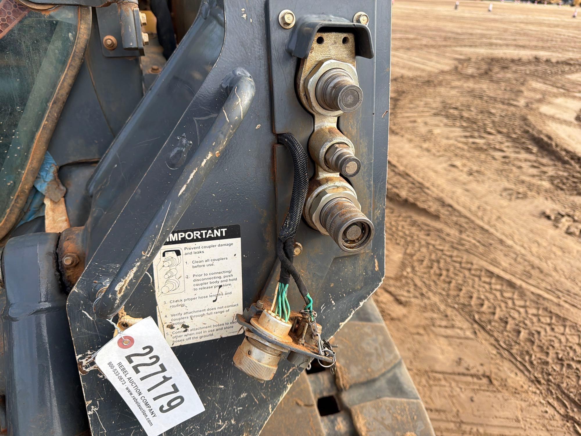 2022 John Deere 325G