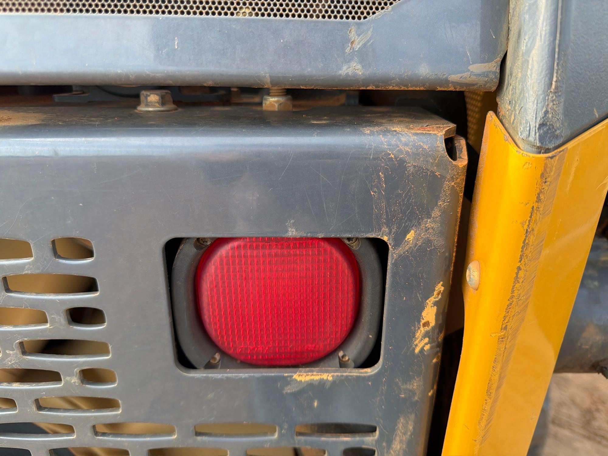 2022 John Deere 325G