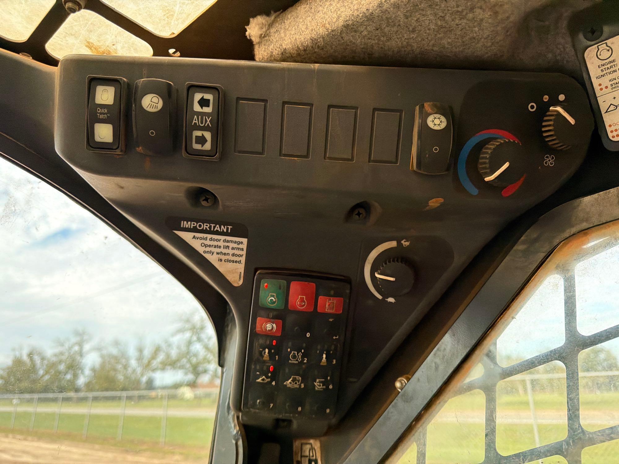 2022 John Deere 325G