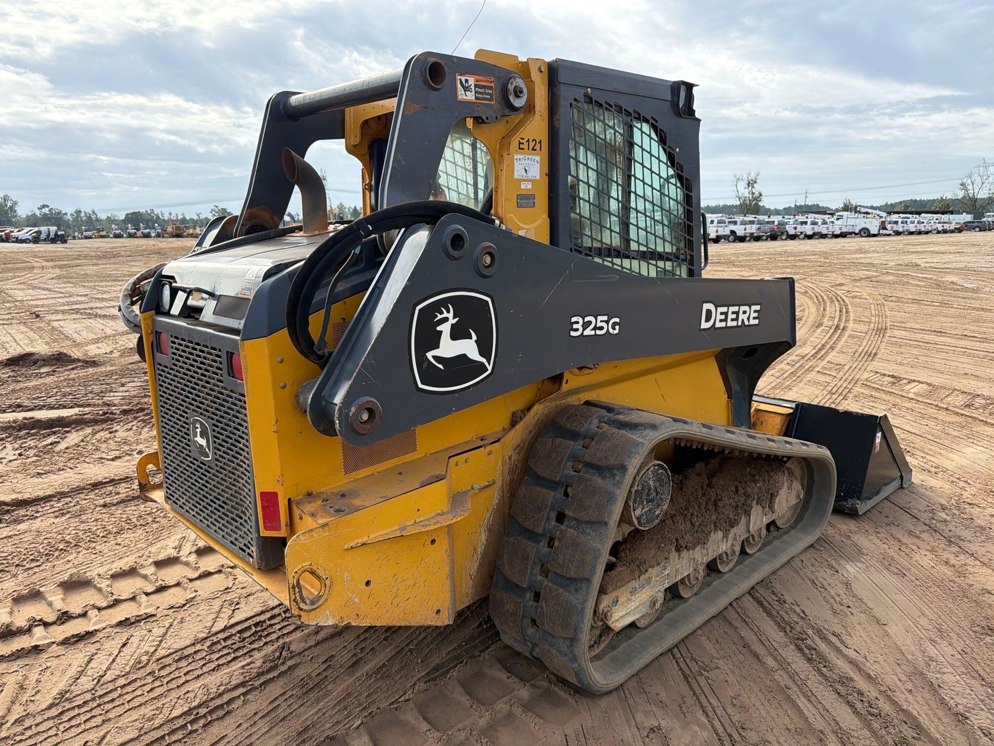 2022 John Deere 325G