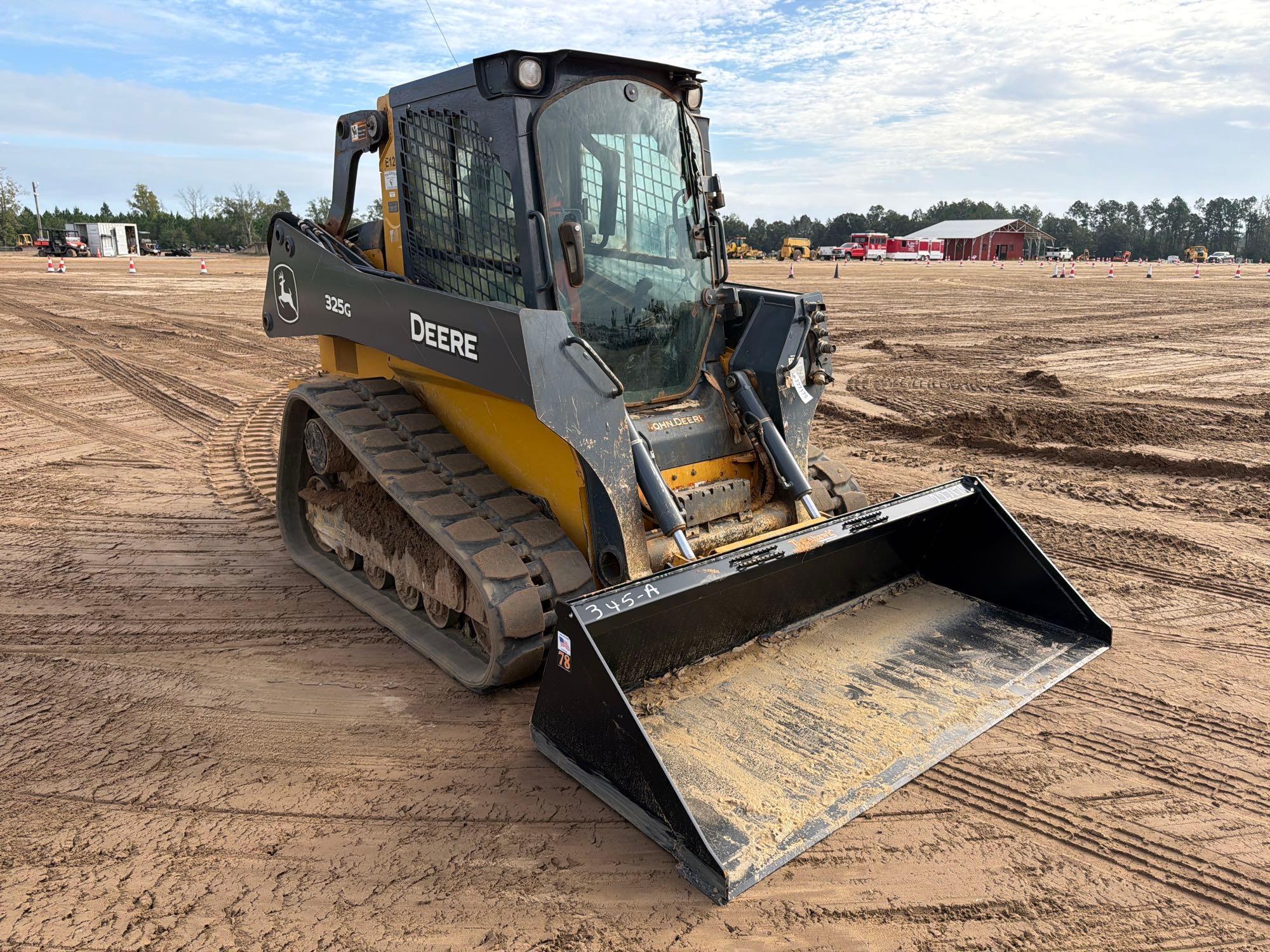 2022 John Deere 325G