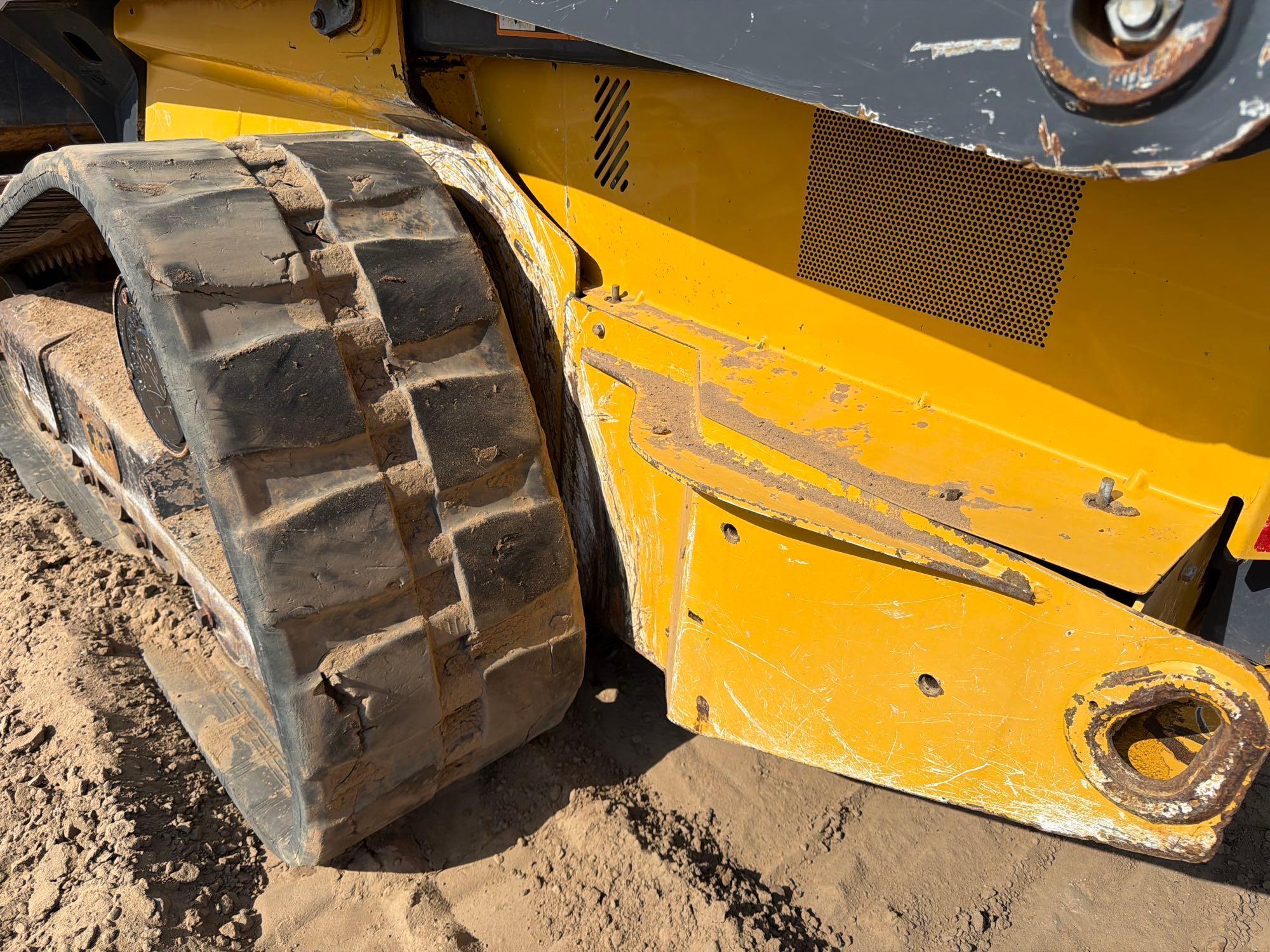 2018 John Deere 325