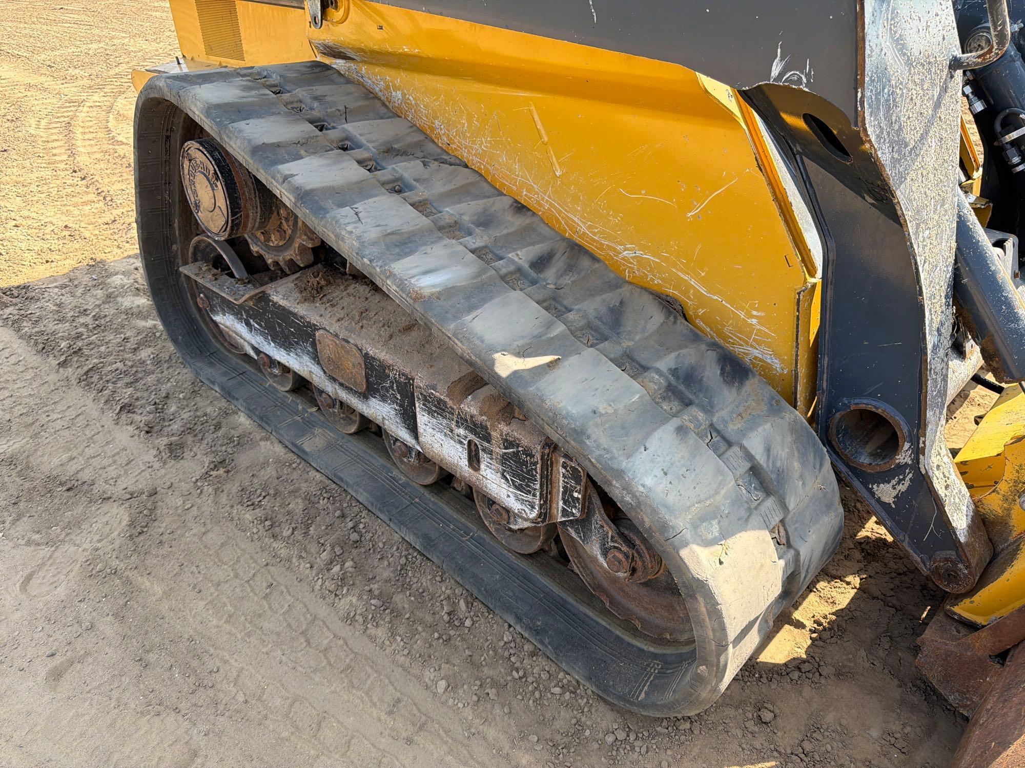 2018 John Deere 325