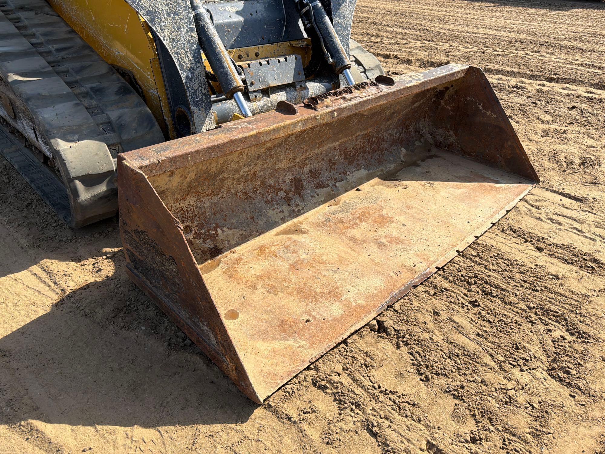 2018 John Deere 325