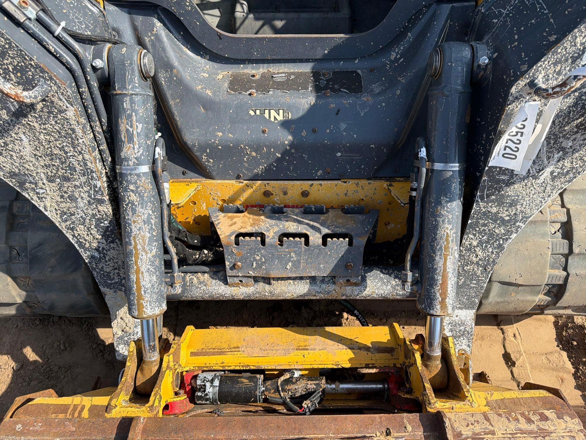 2018 John Deere 325