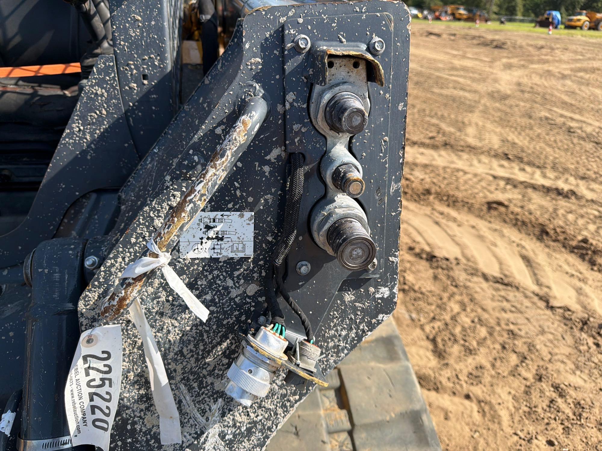 2018 John Deere 325