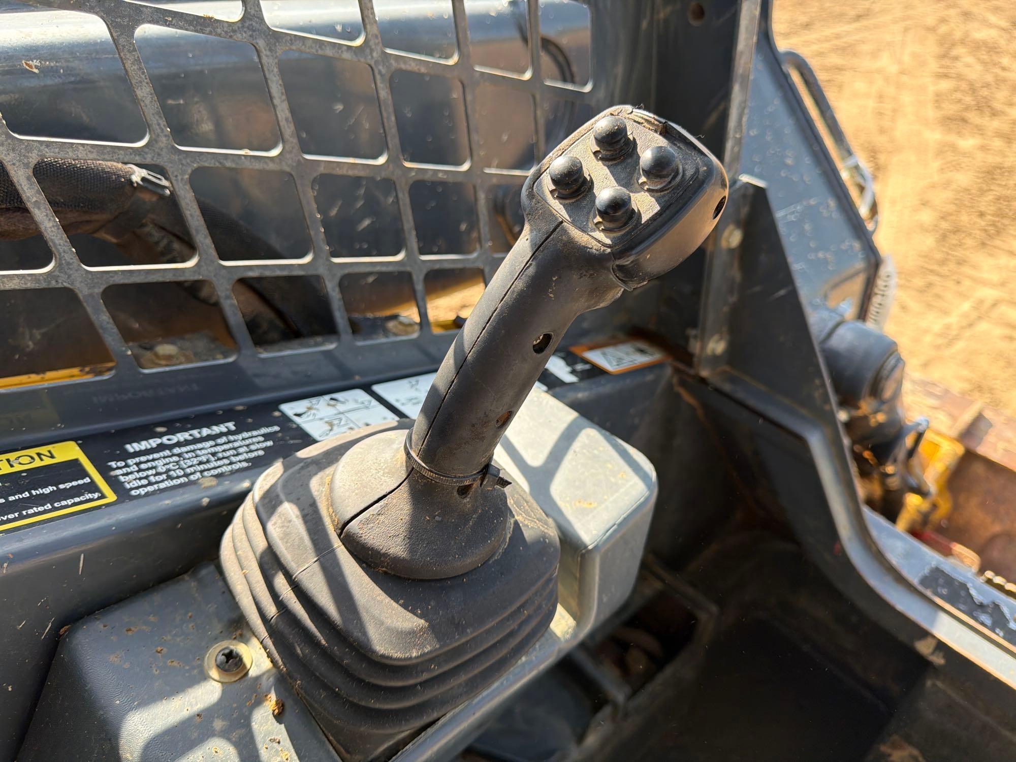 2018 John Deere 325