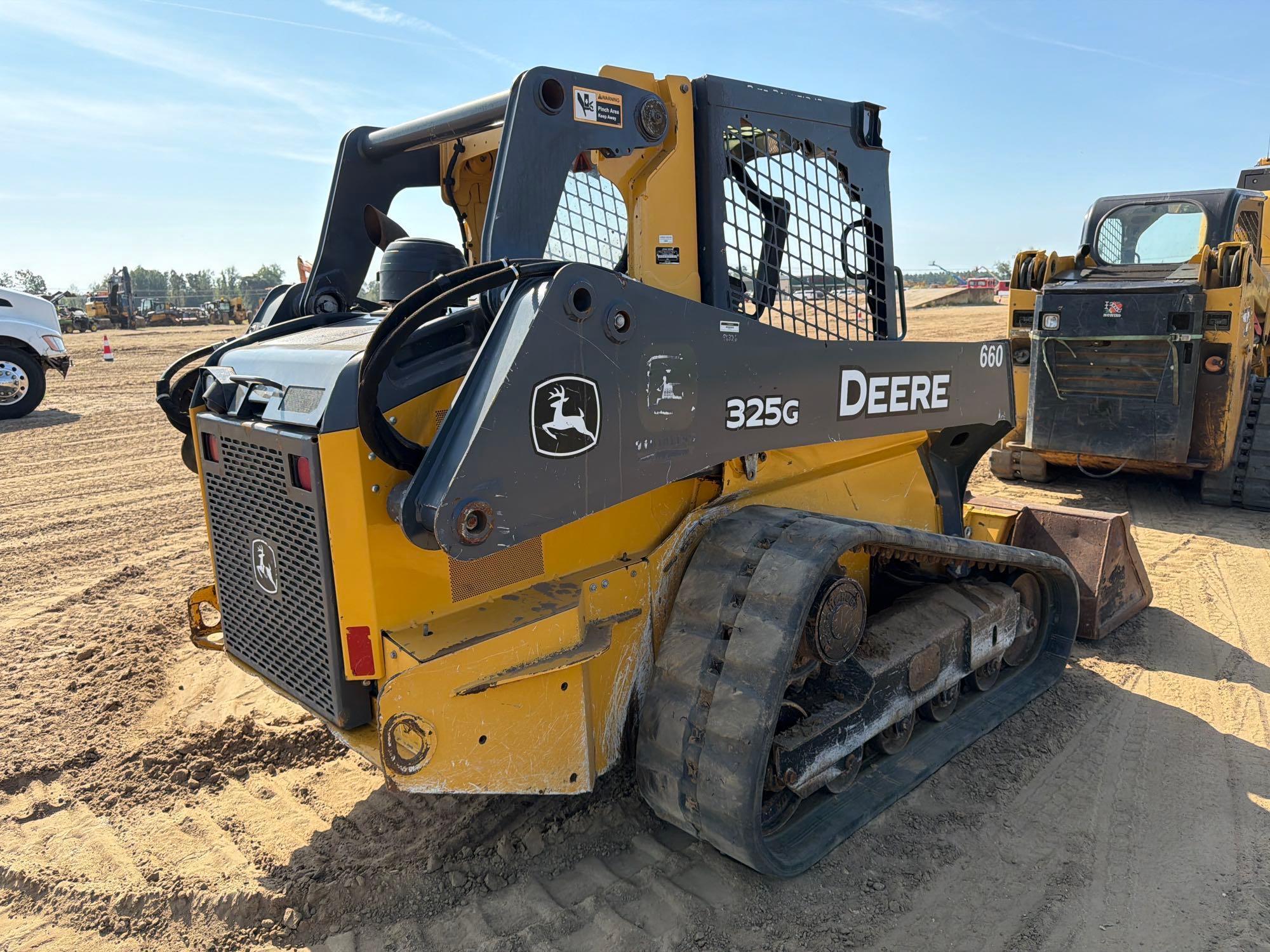 2018 John Deere 325