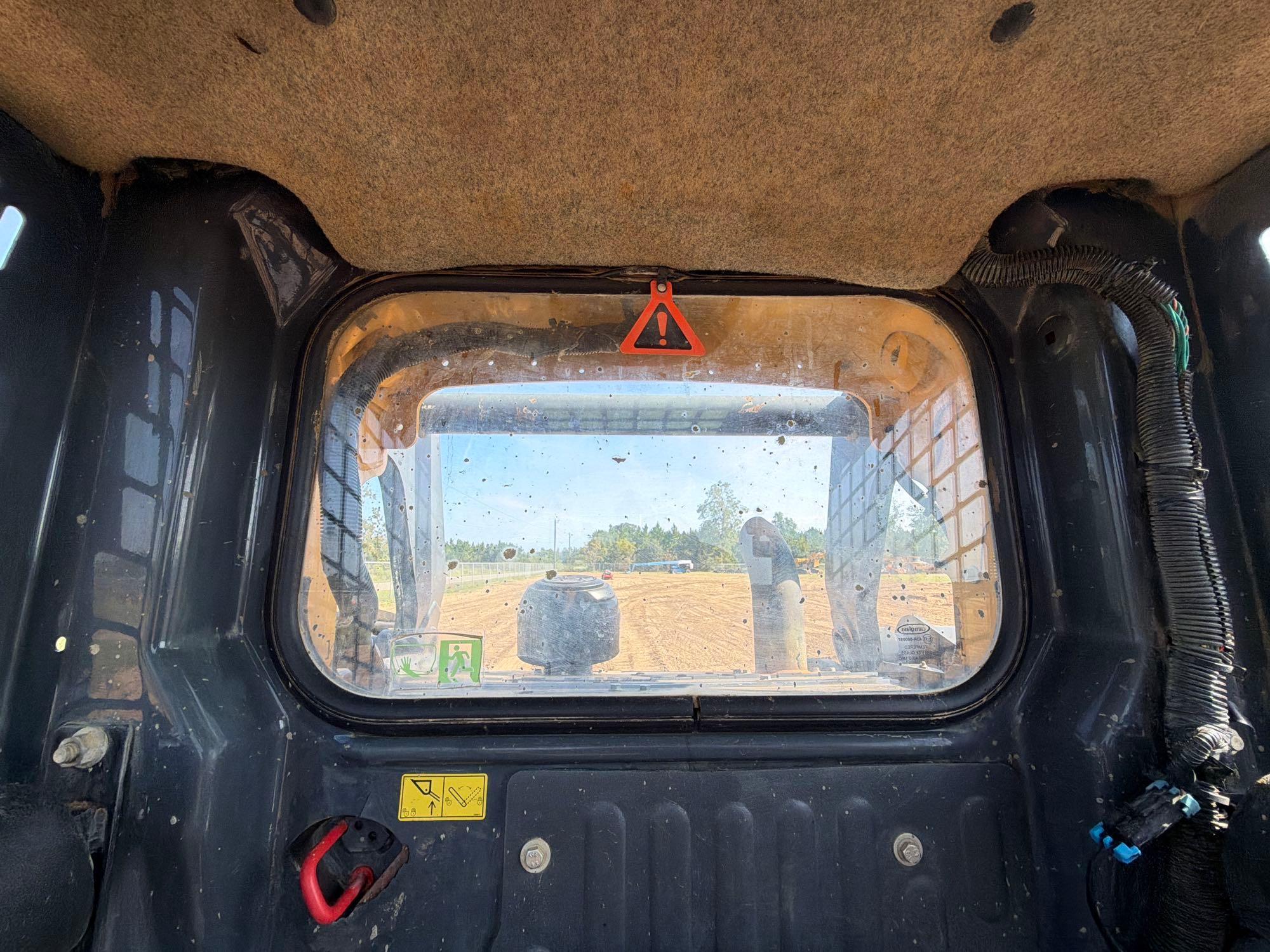 2018 John Deere 325