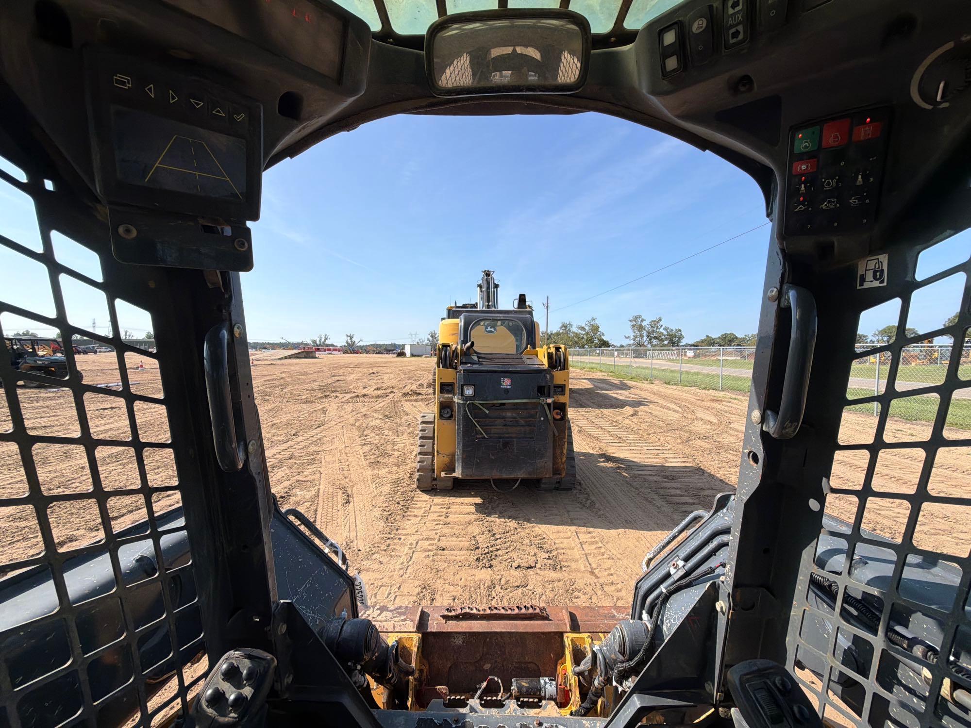 2018 John Deere 325