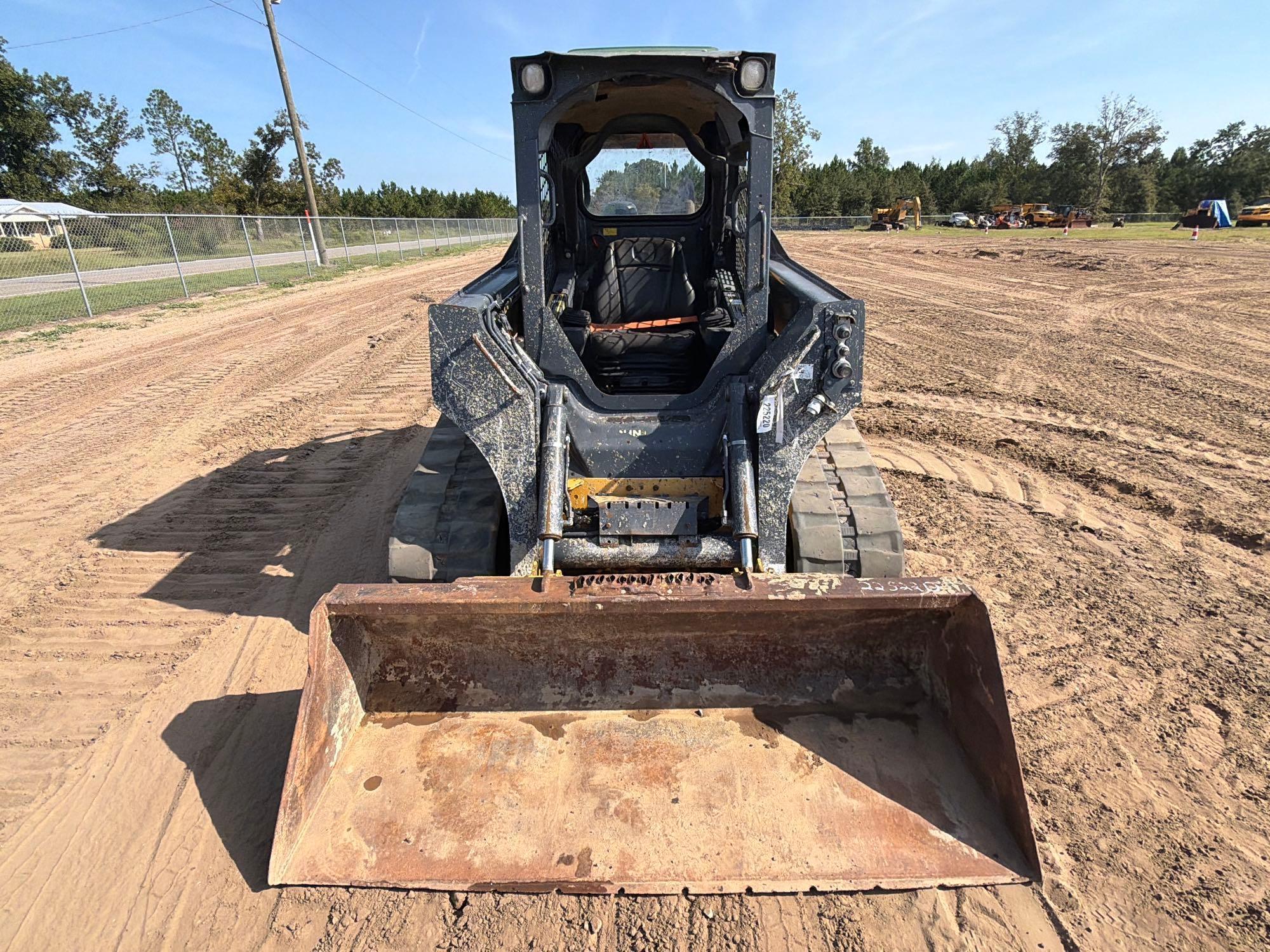 2018 John Deere 325