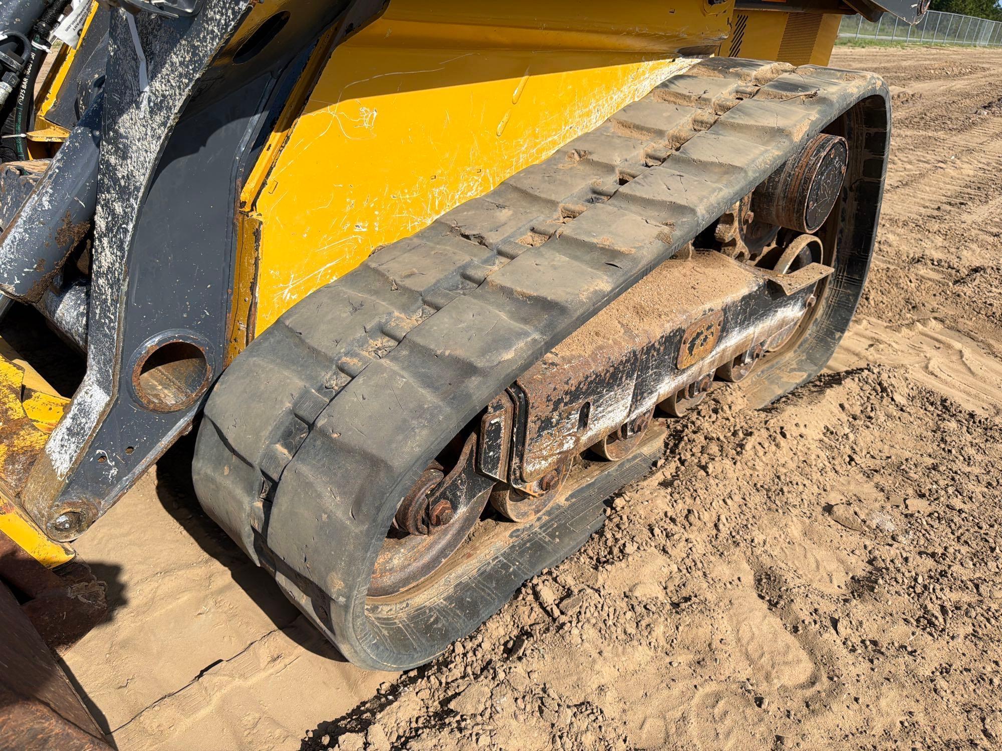 2018 John Deere 325