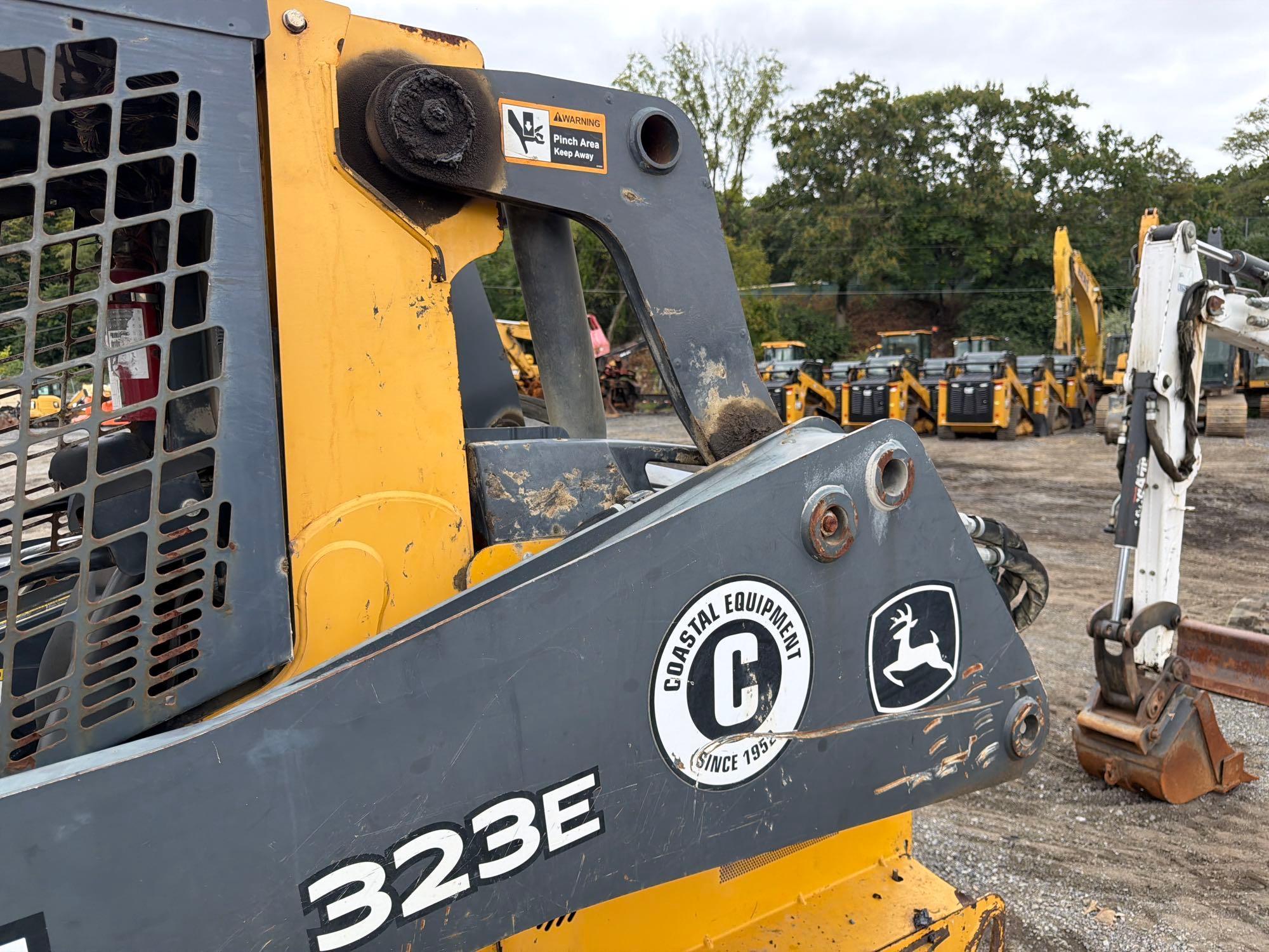 2017 John Deere 323
