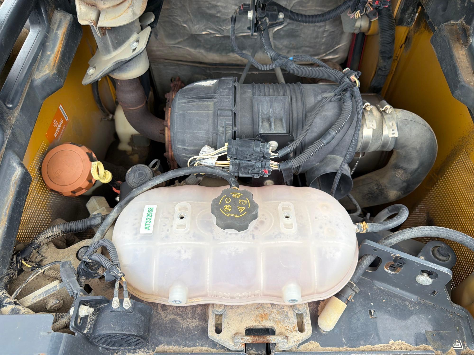2017 John Deere 323