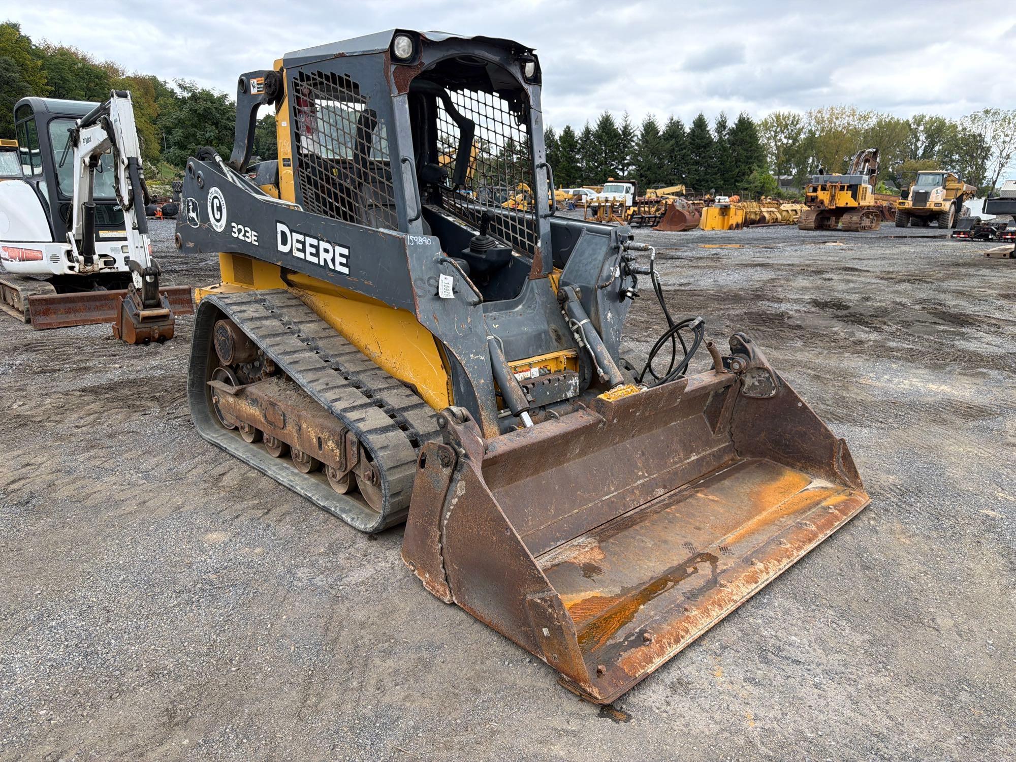 2017 John Deere 323