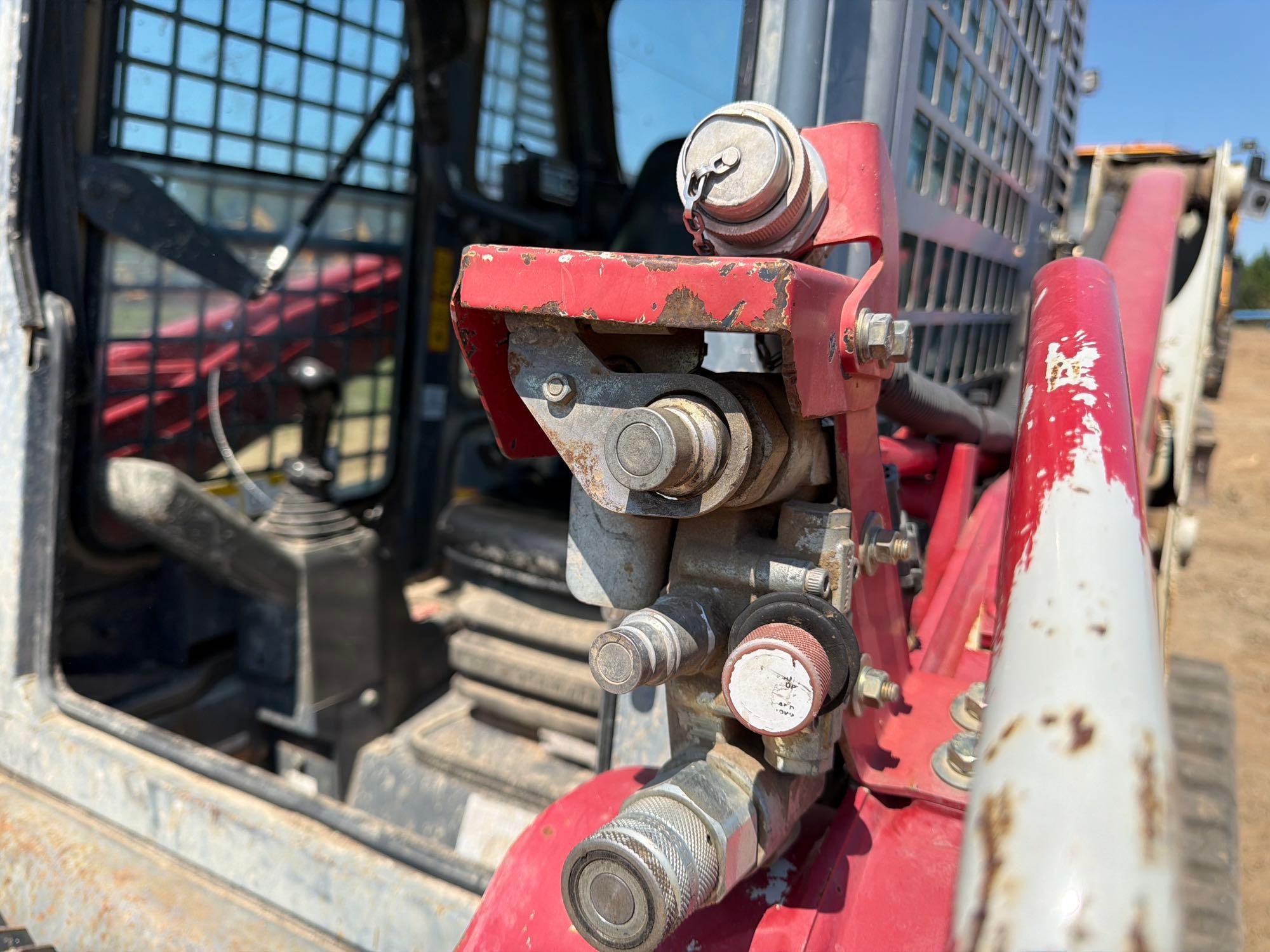 2016 Takeuchi TL8