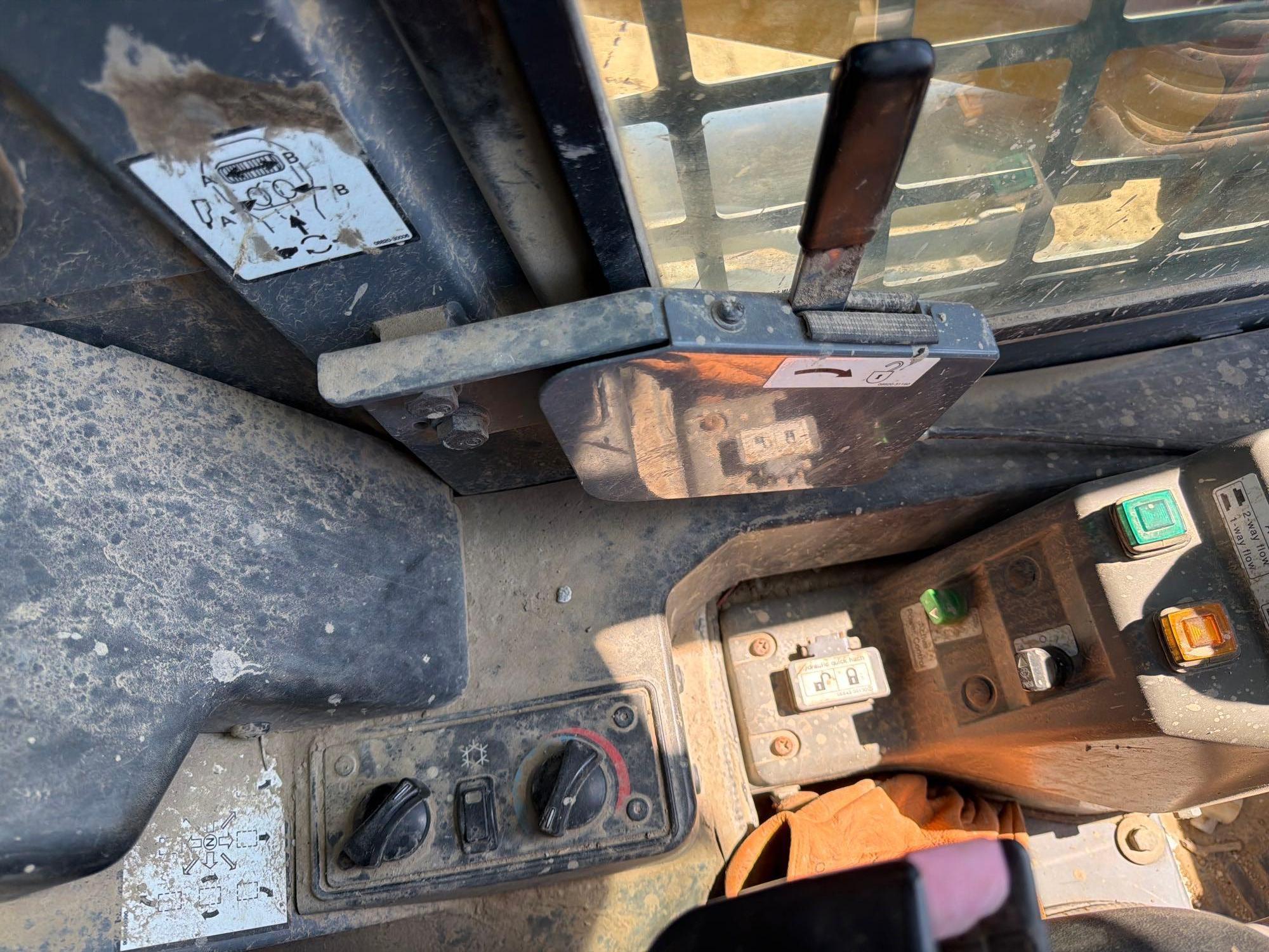 2016 Takeuchi TL8