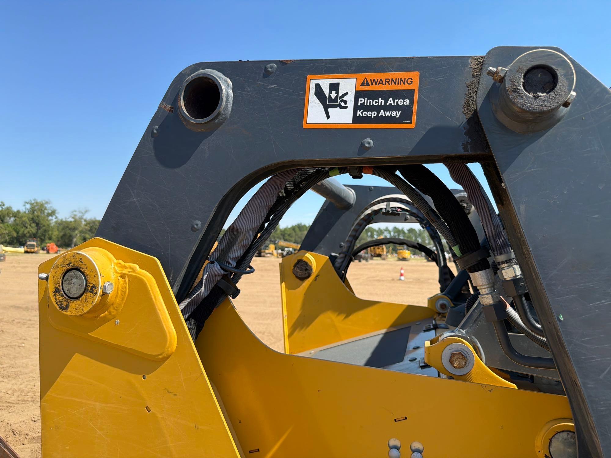 2023 John Deere 317G