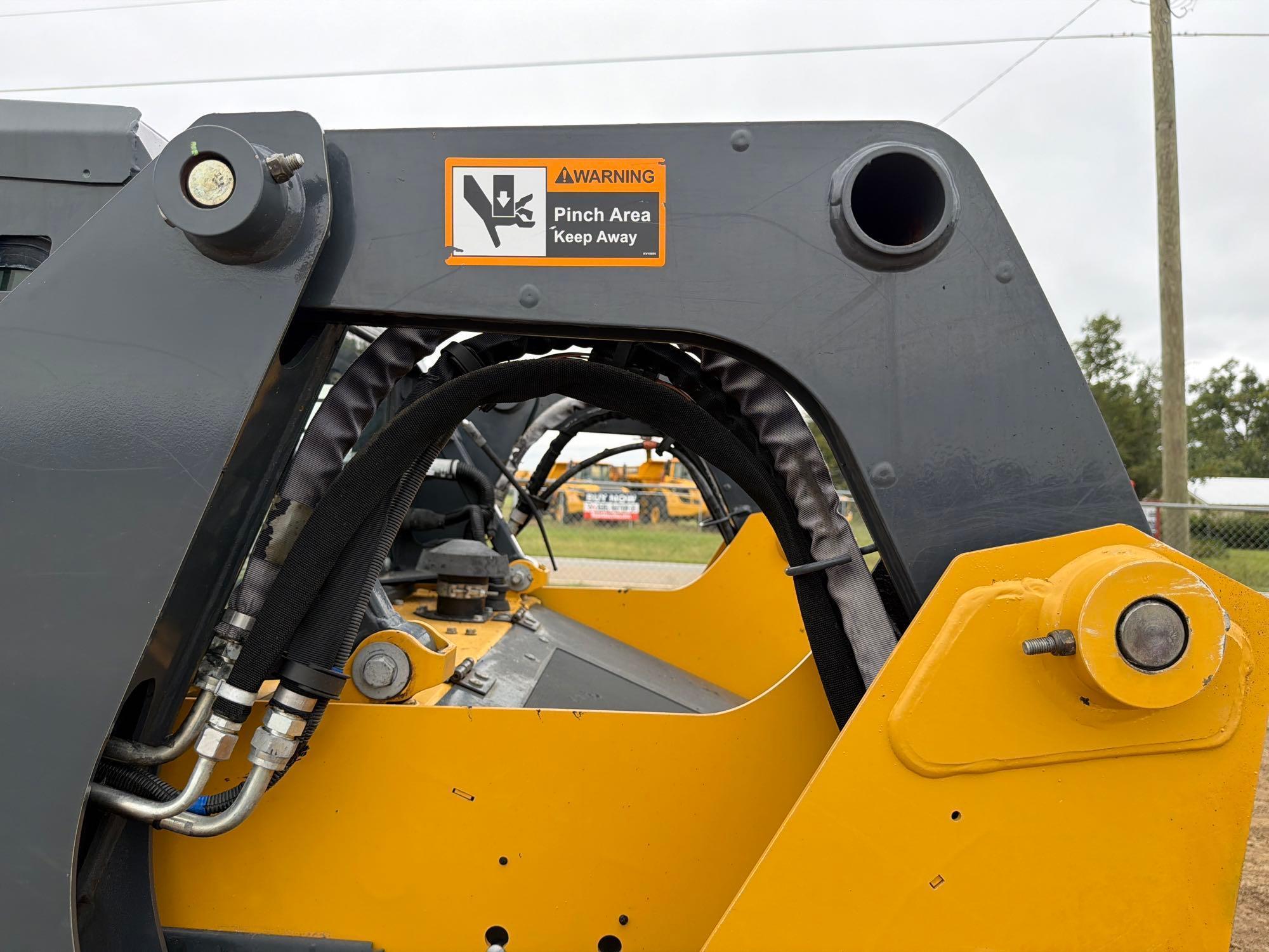 2023 John Deere 317G