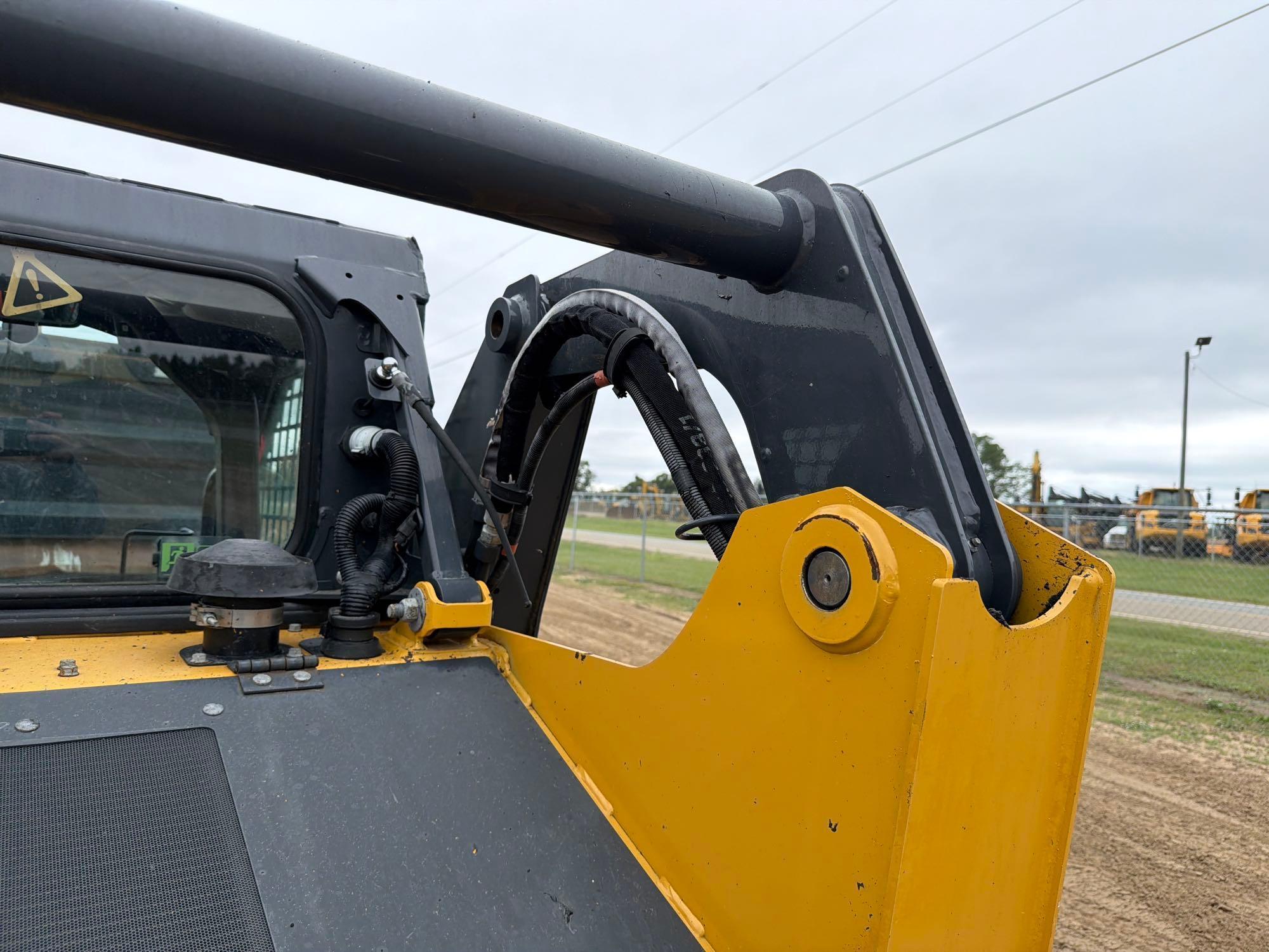 2023 John Deere 317G