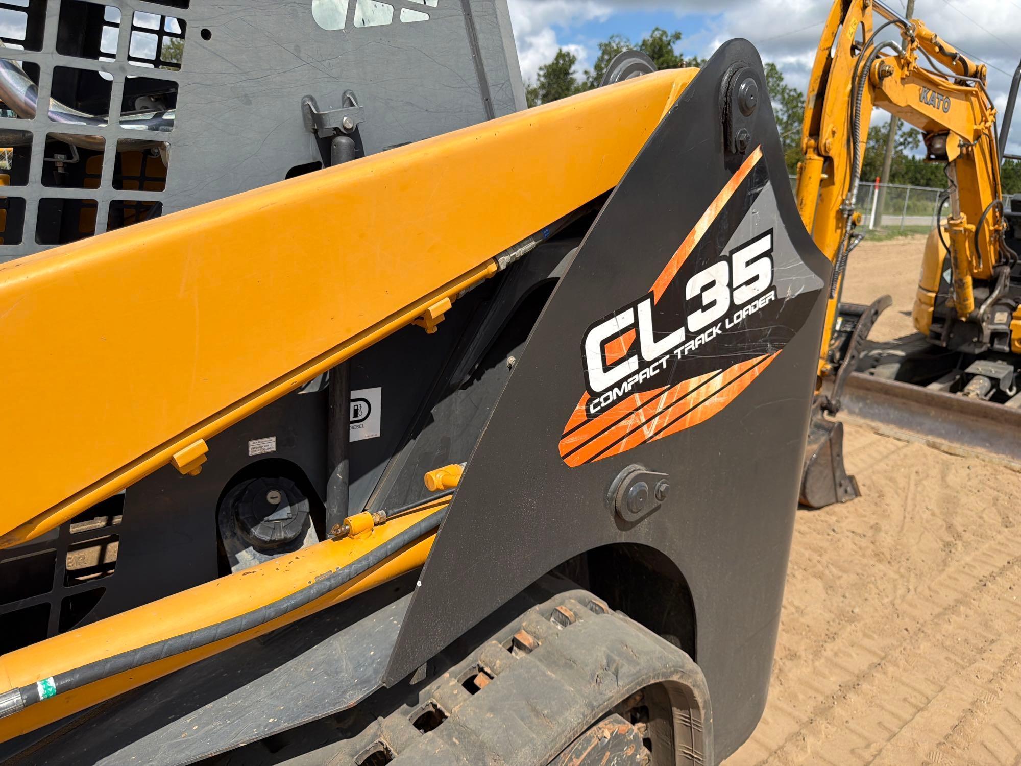 2021 Kato CL35