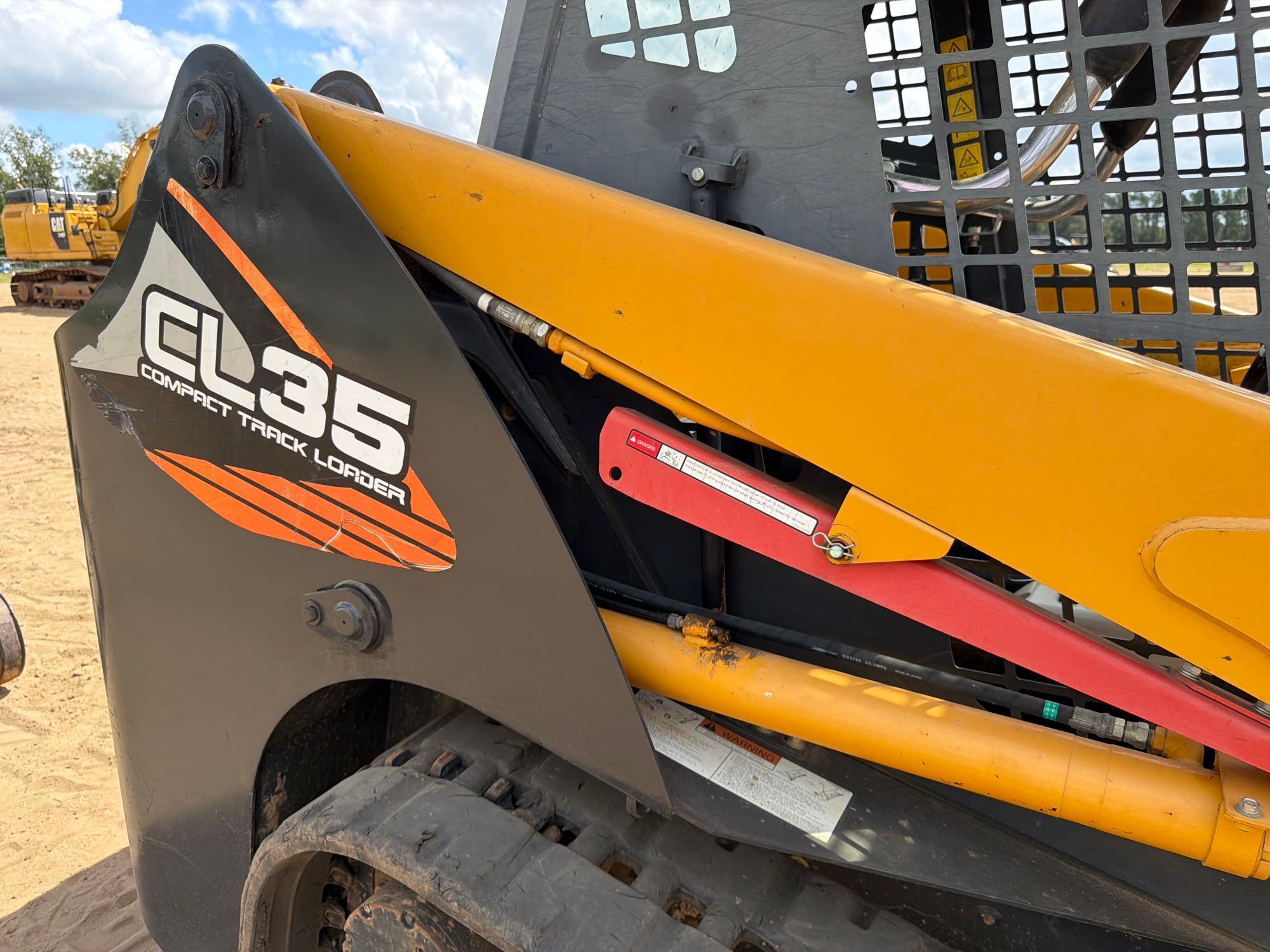 2021 Kato CL35