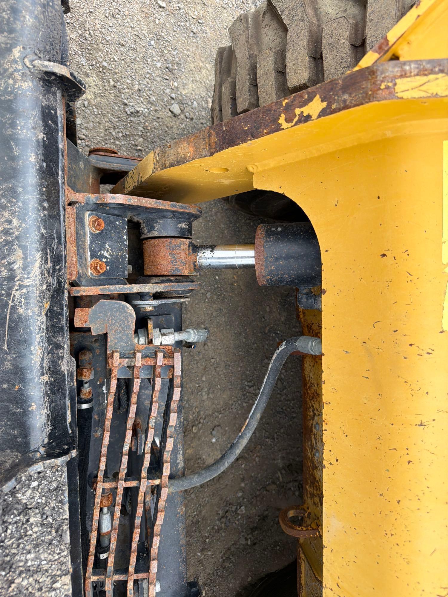 2023 Caterpillar 272D