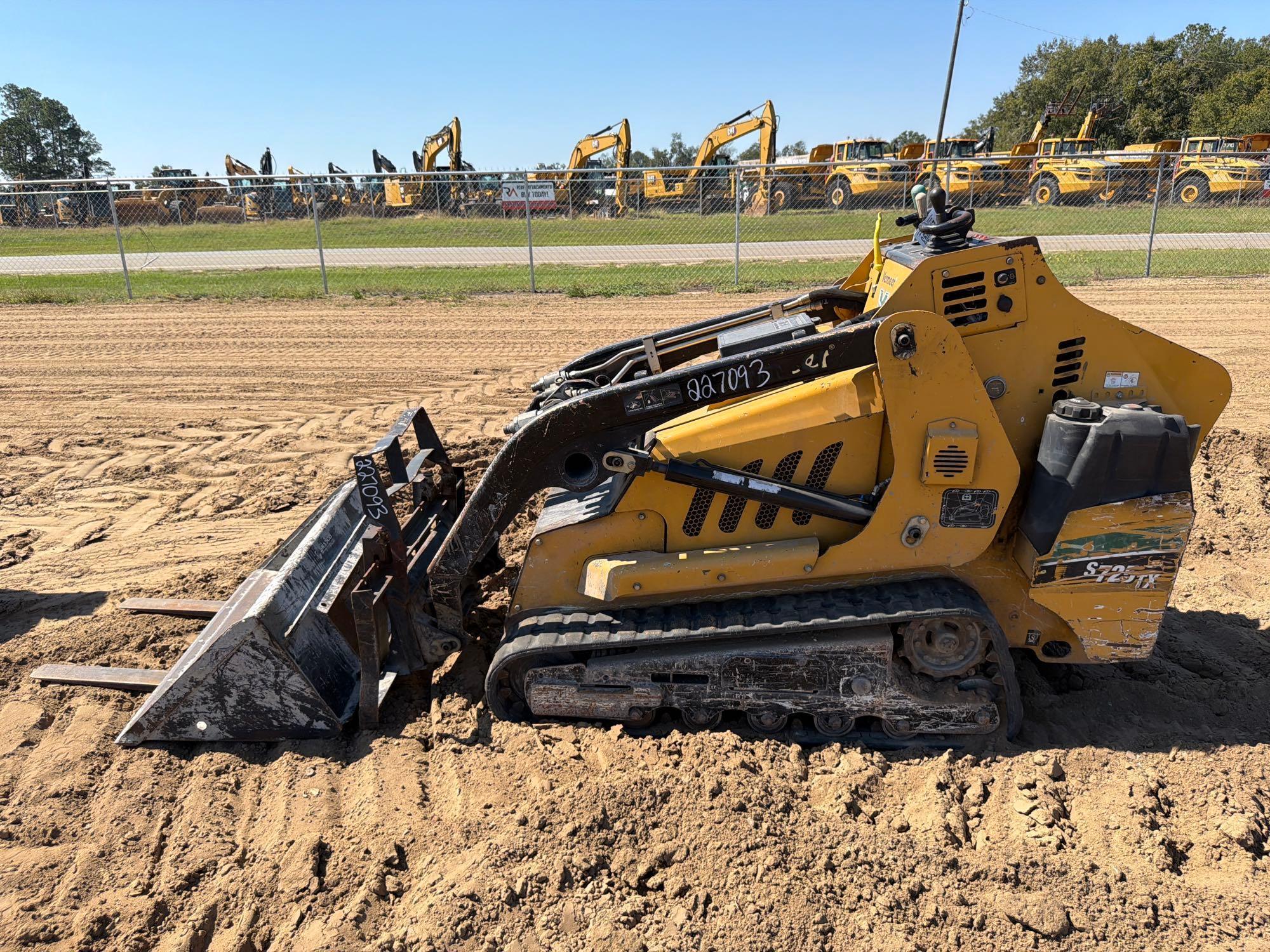 2017 Vermeer 725