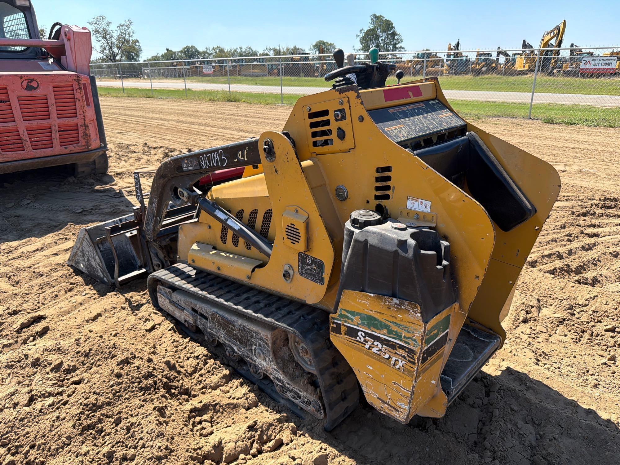 2017 Vermeer 725