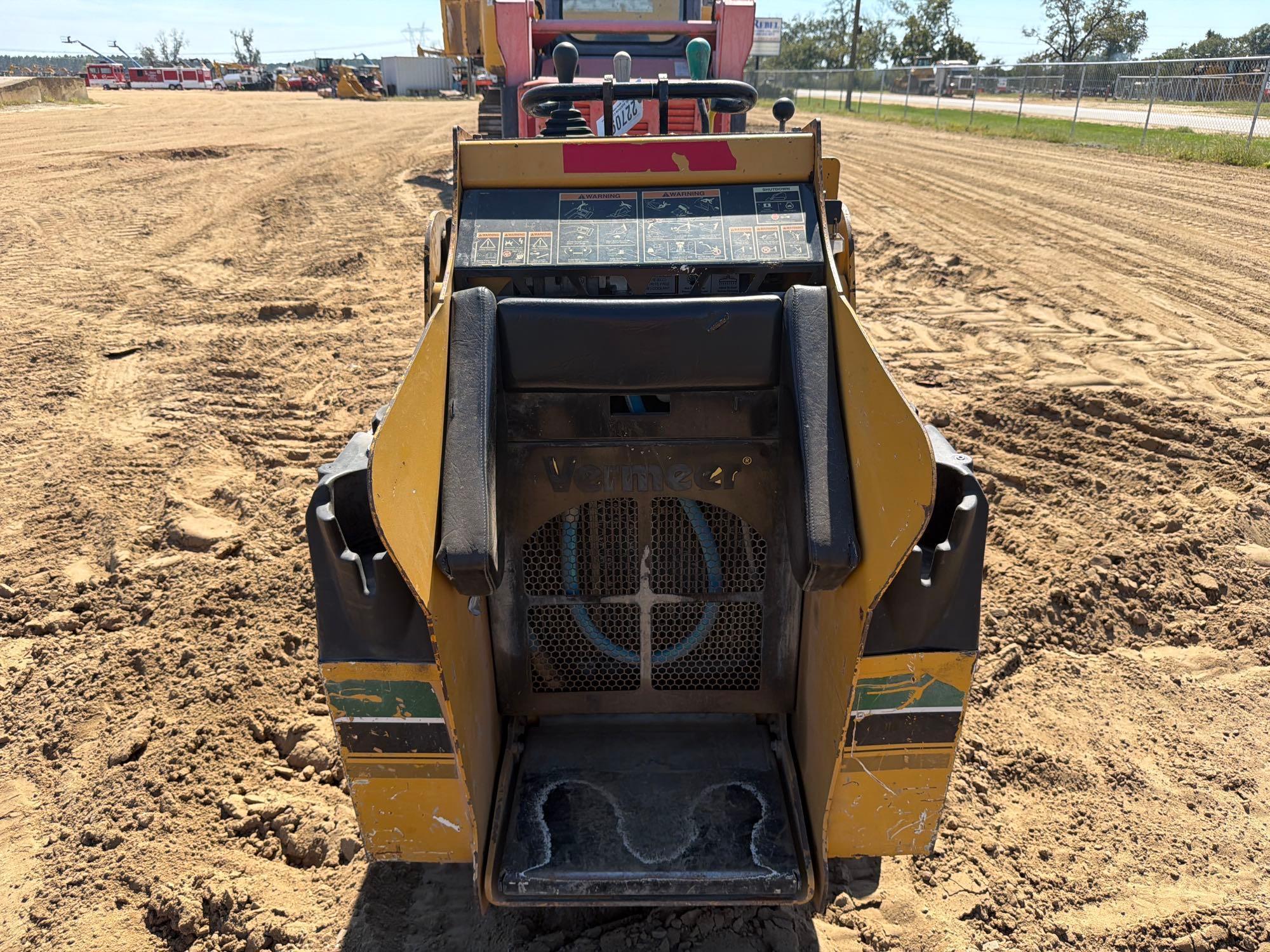2017 Vermeer 725