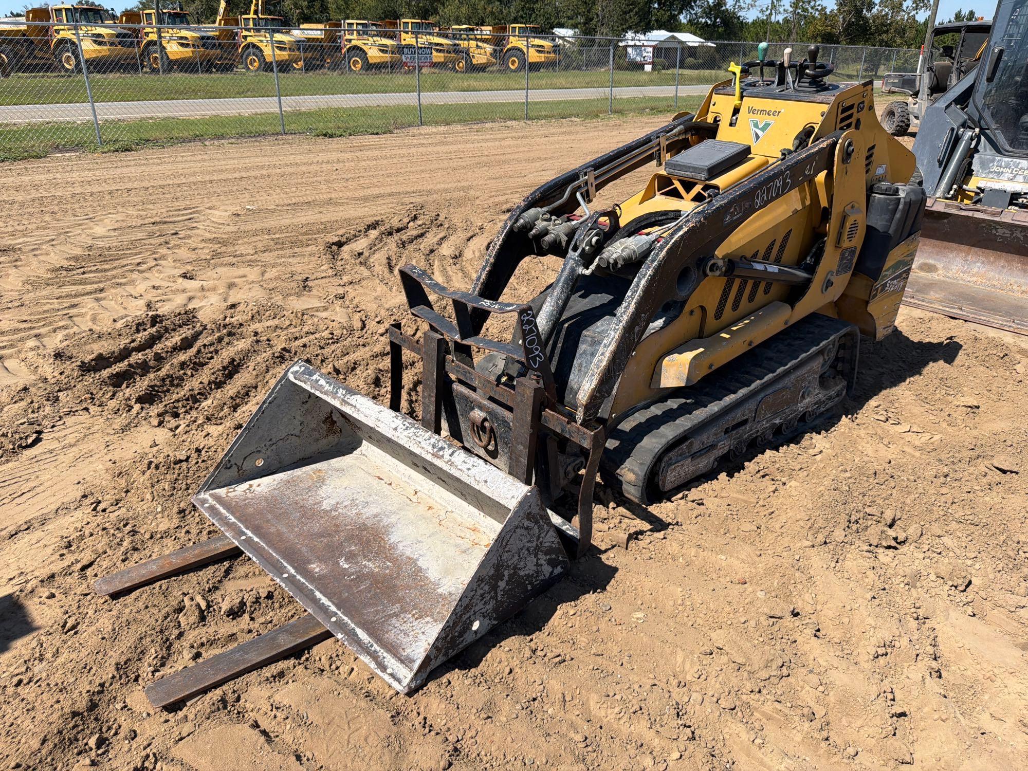 2017 Vermeer 725