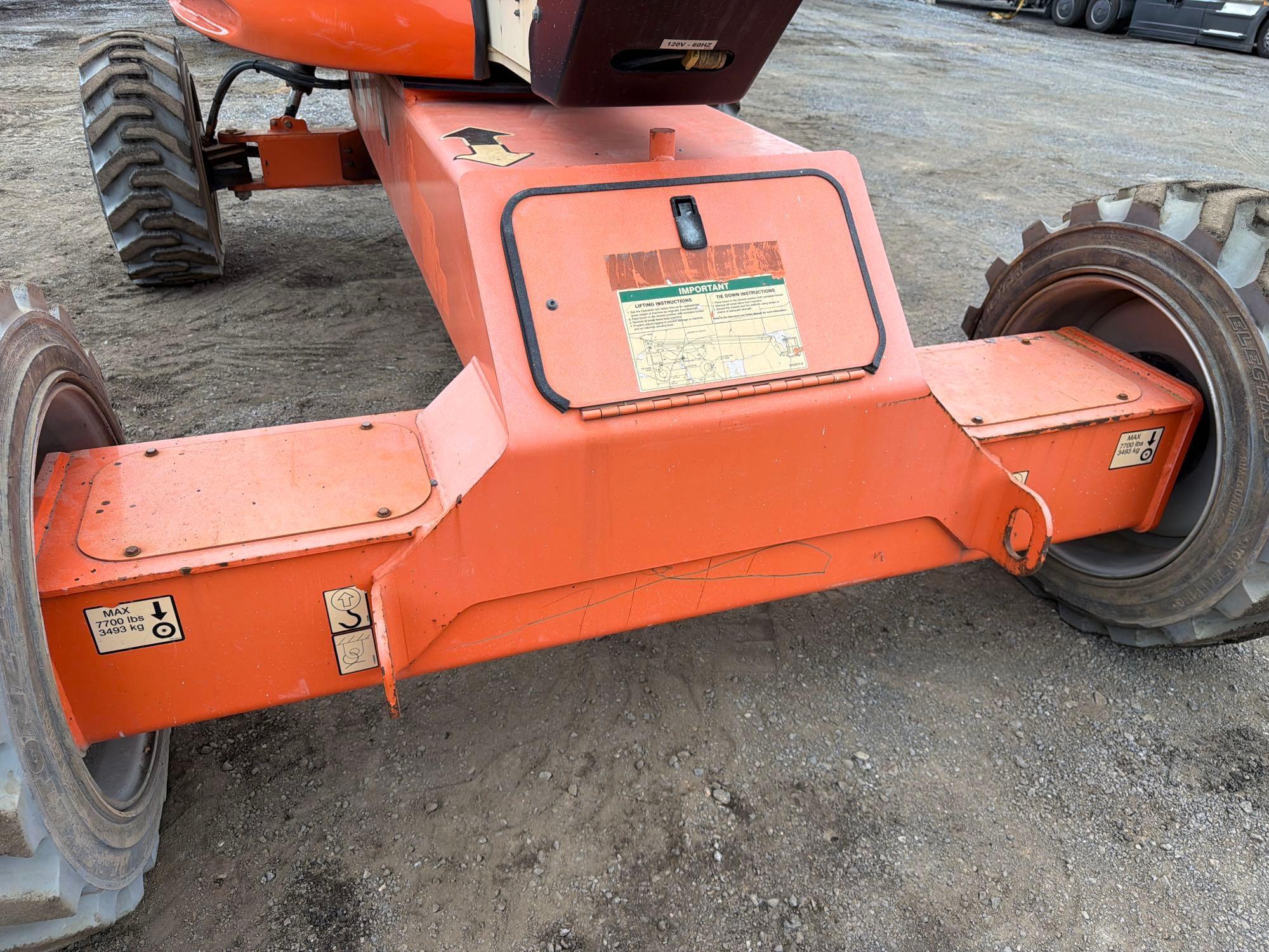 JLG M600JP