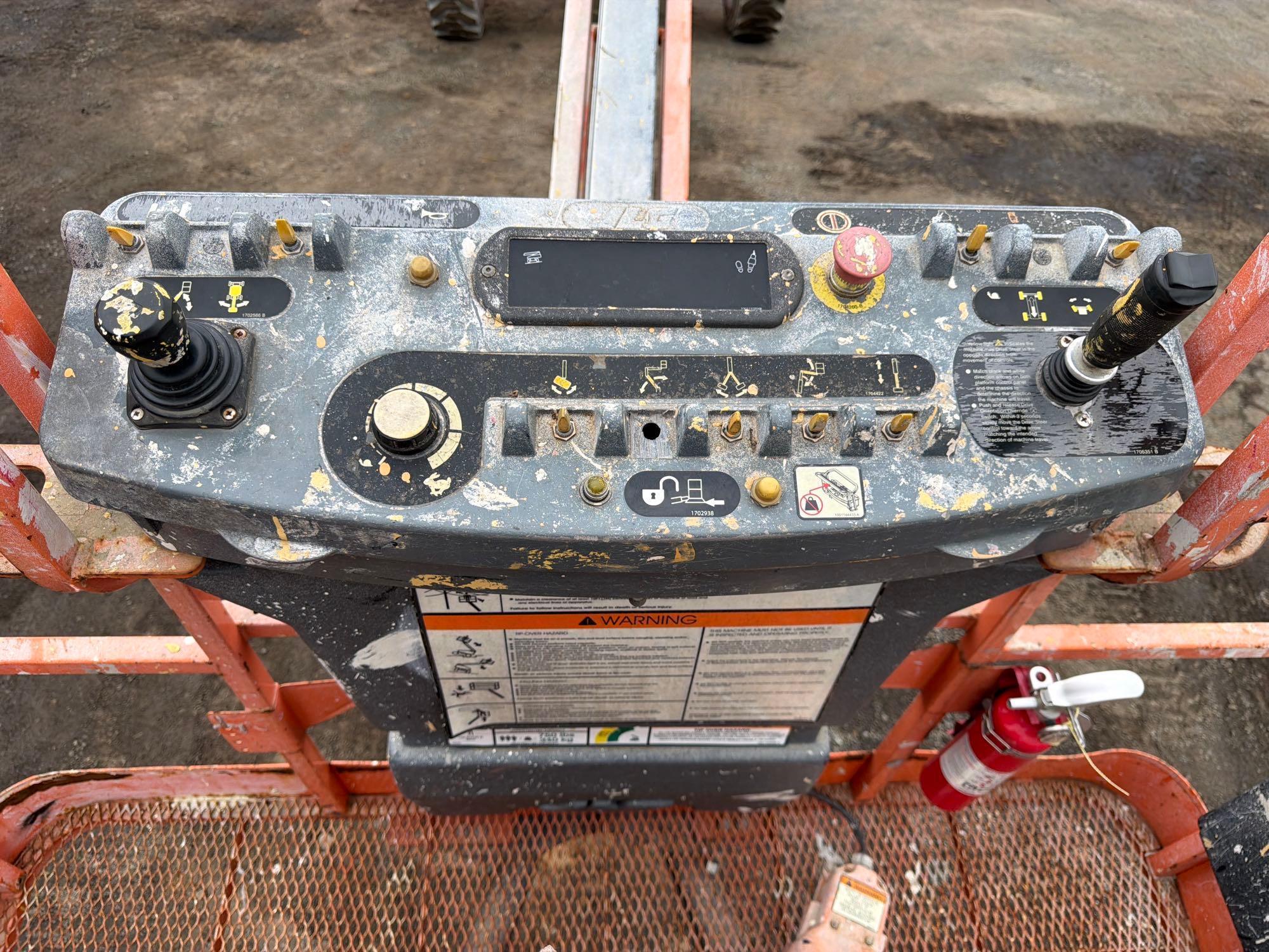 JLG M600JP