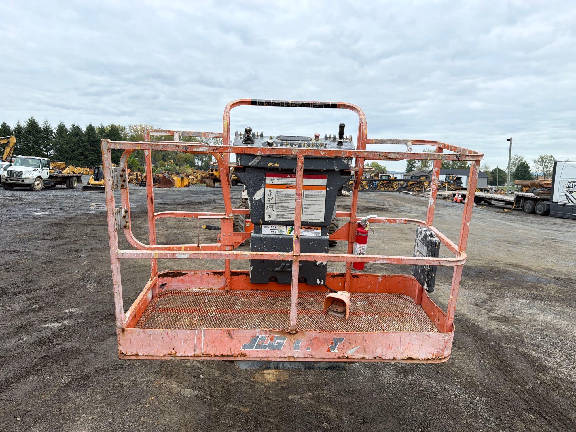 JLG M600JP