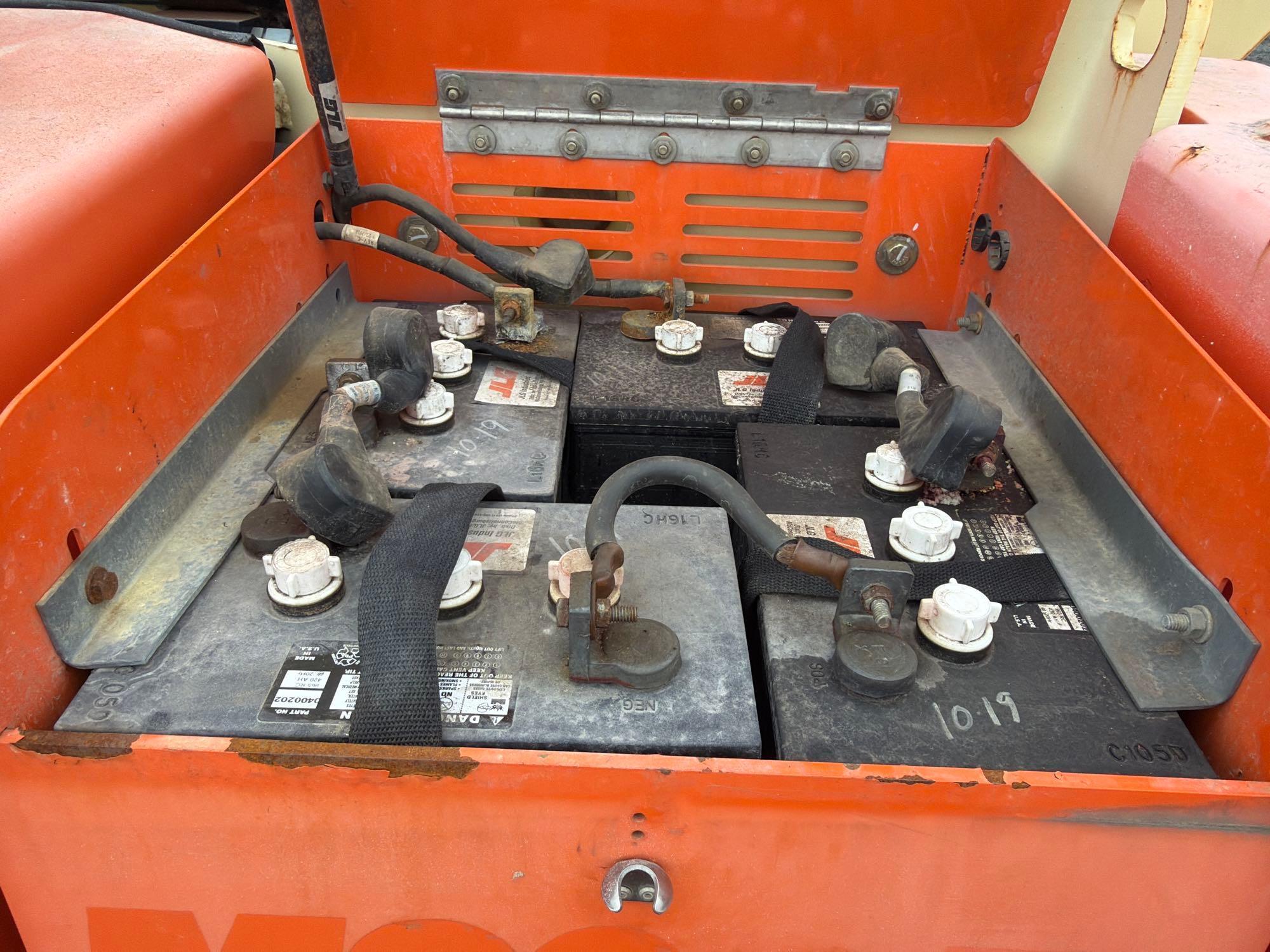 JLG M600JP
