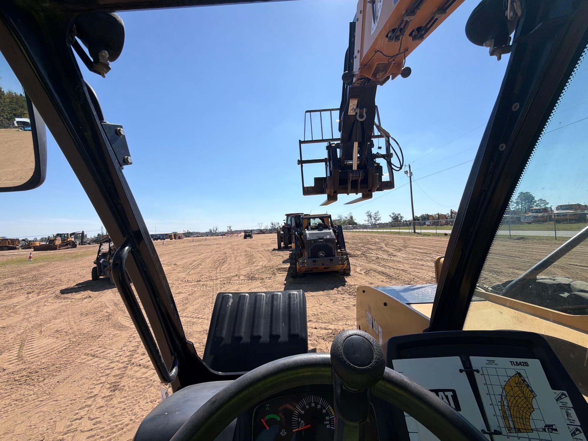 2018 Caterpillar TL642