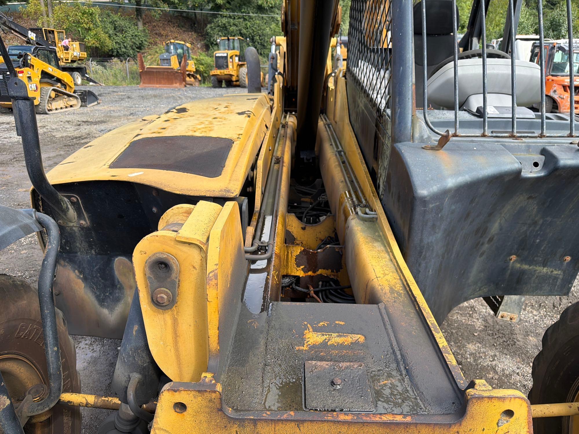 2004 Caterpillar TH360B