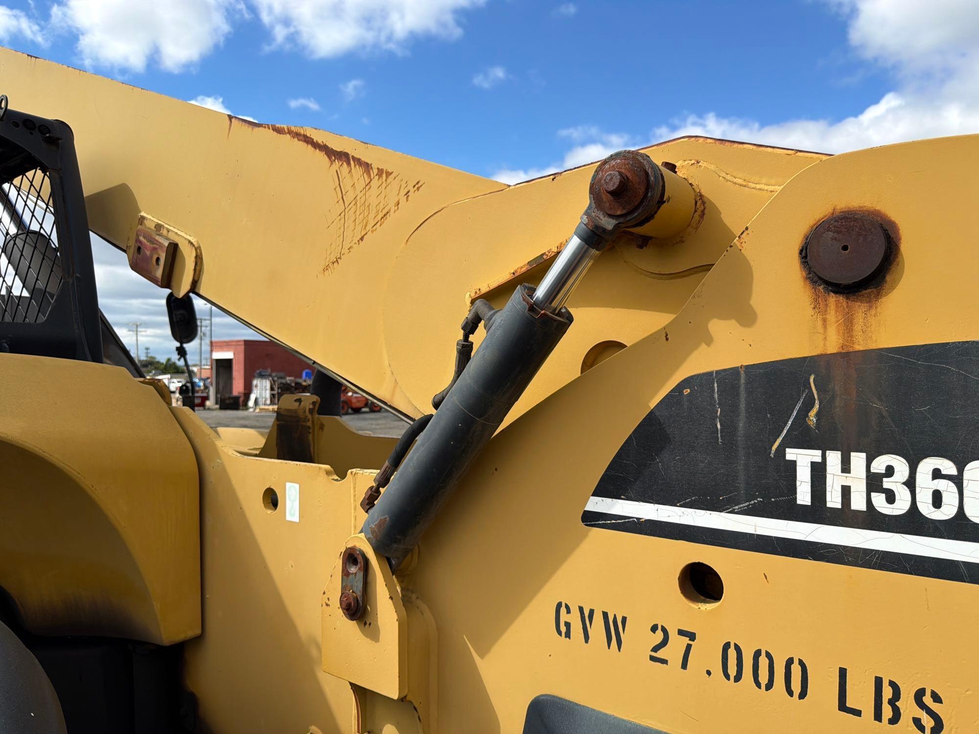 2004 Caterpillar TH360B