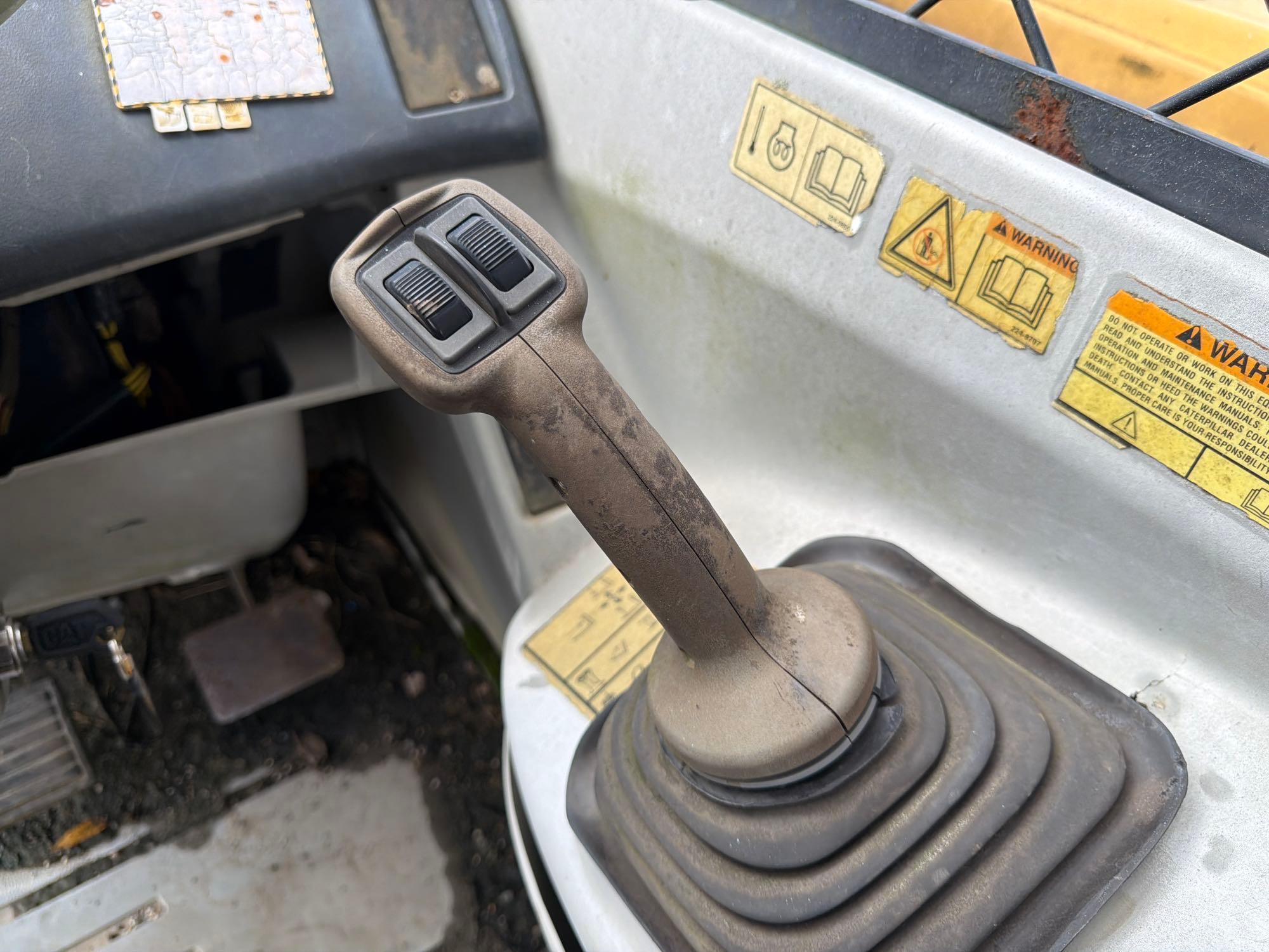 2004 Caterpillar TH360B