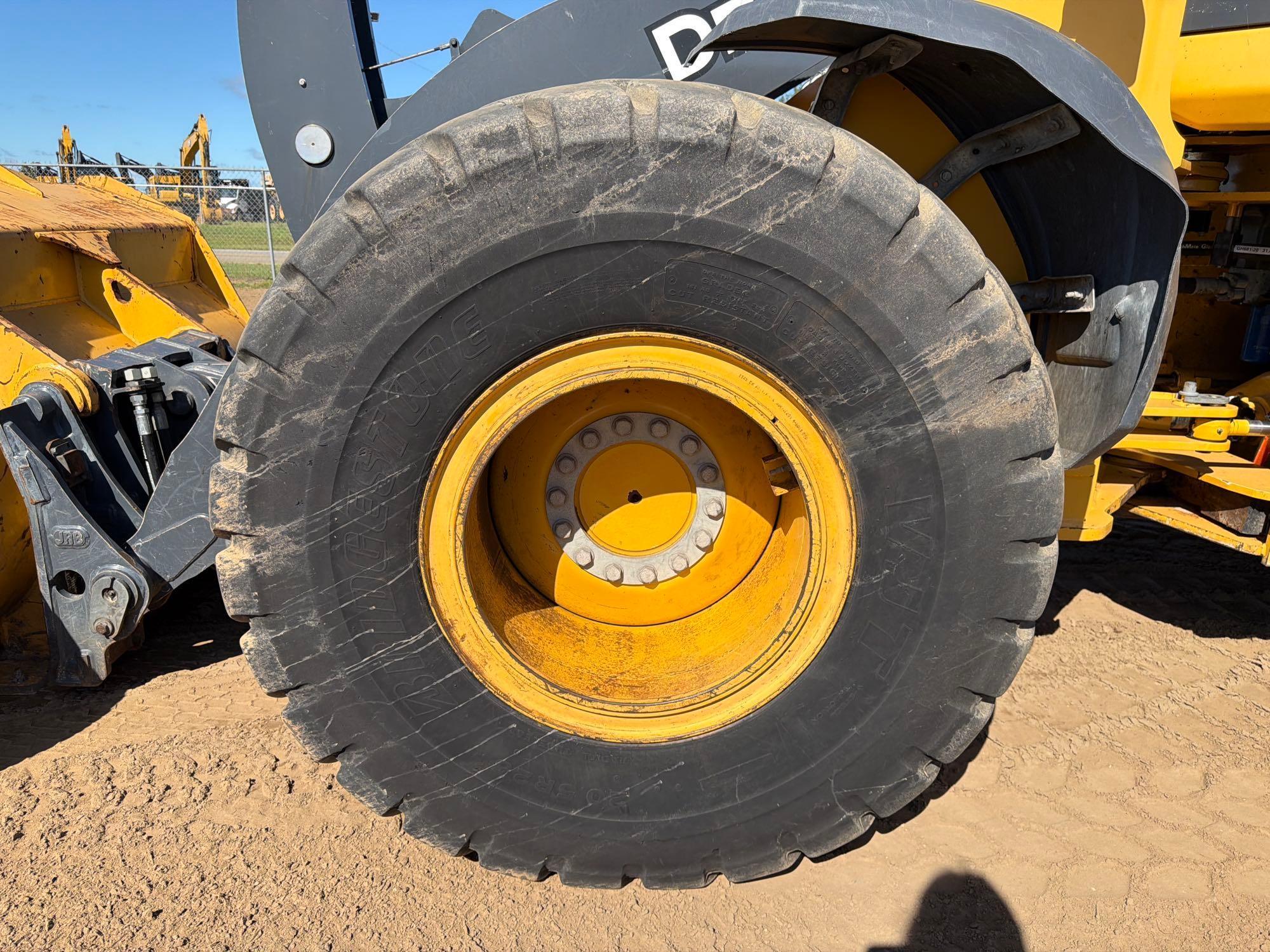 John Deere 624