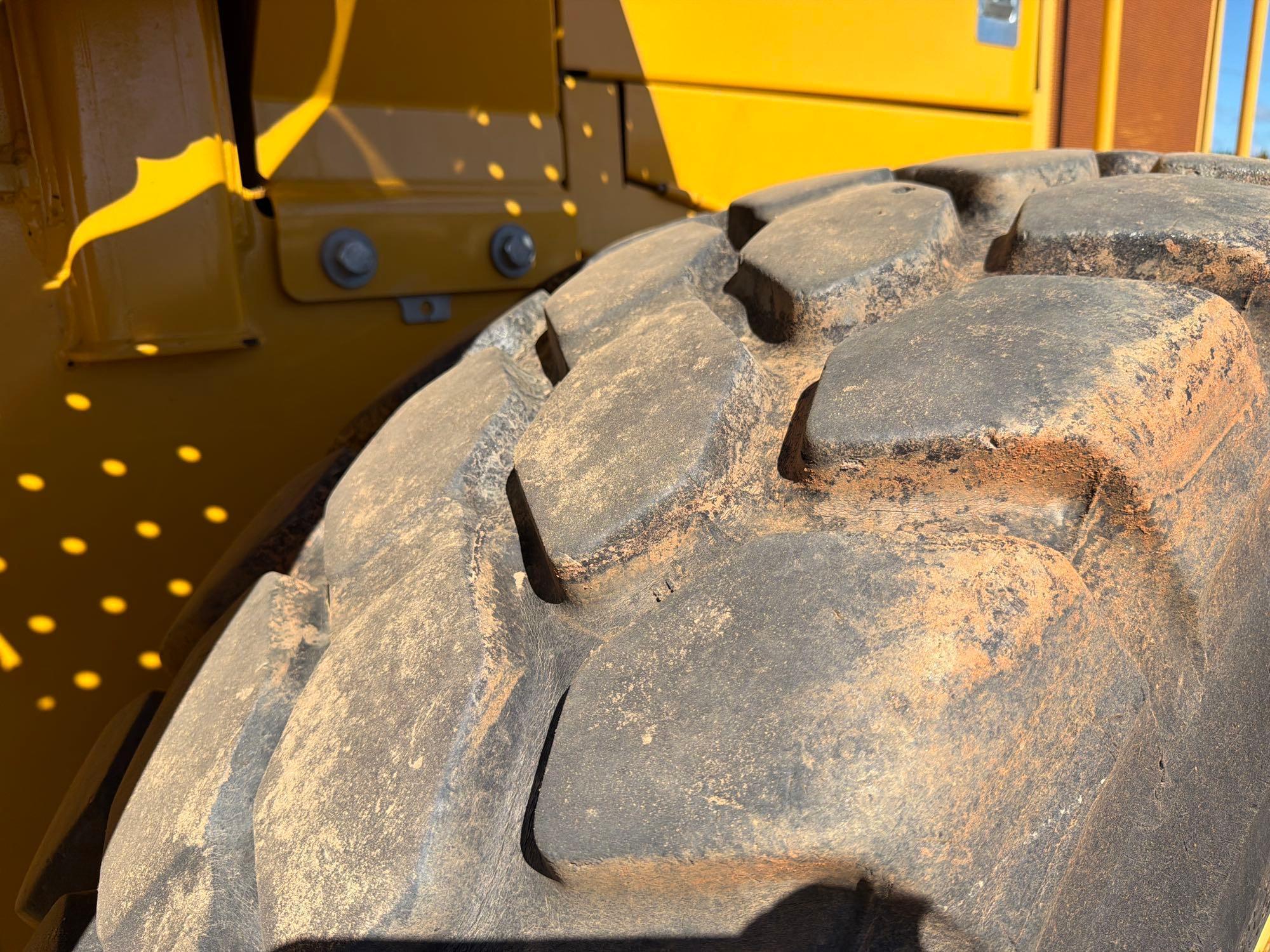 John Deere 624