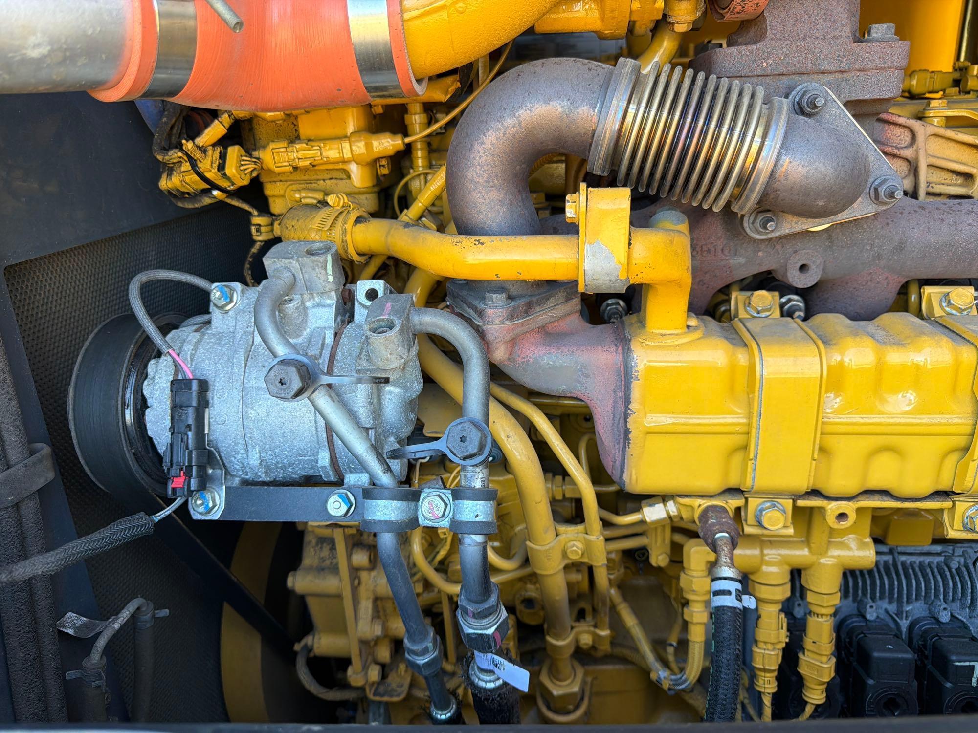 John Deere 624