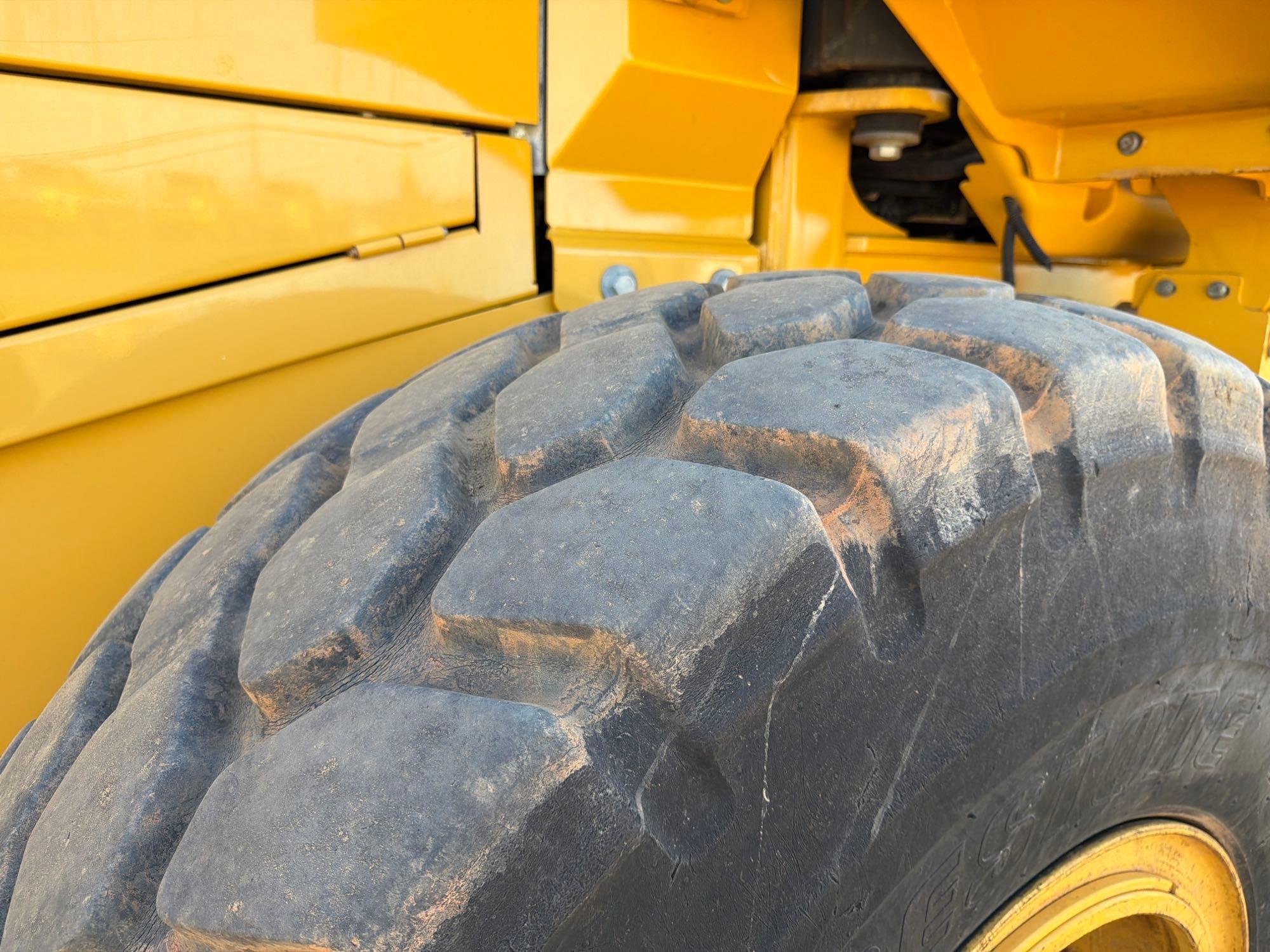 John Deere 624
