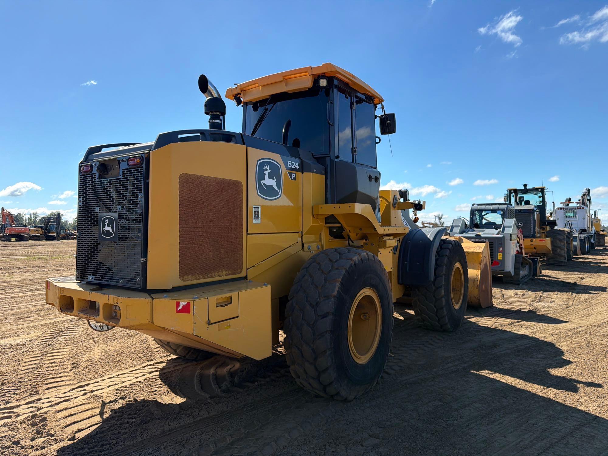 John Deere 624