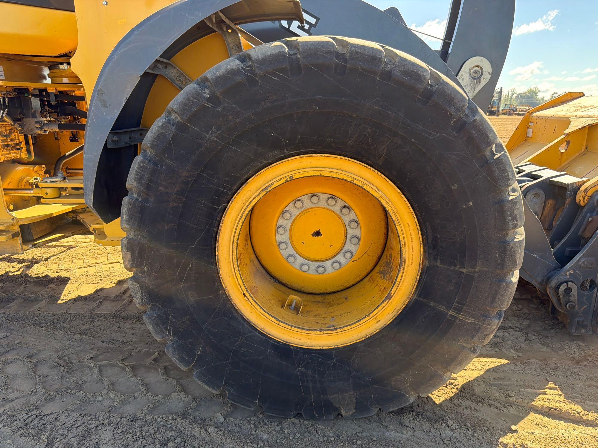 John Deere 624