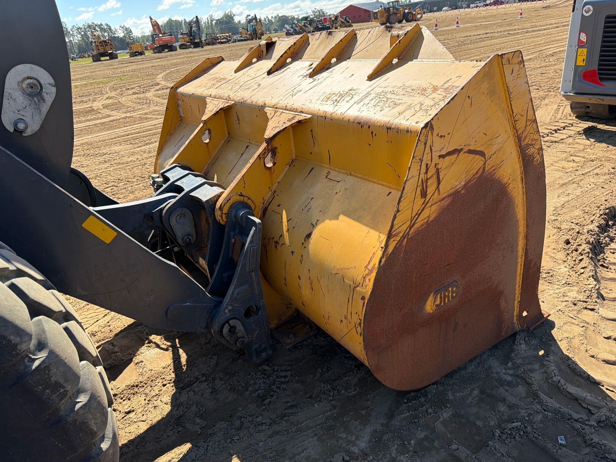 John Deere 624