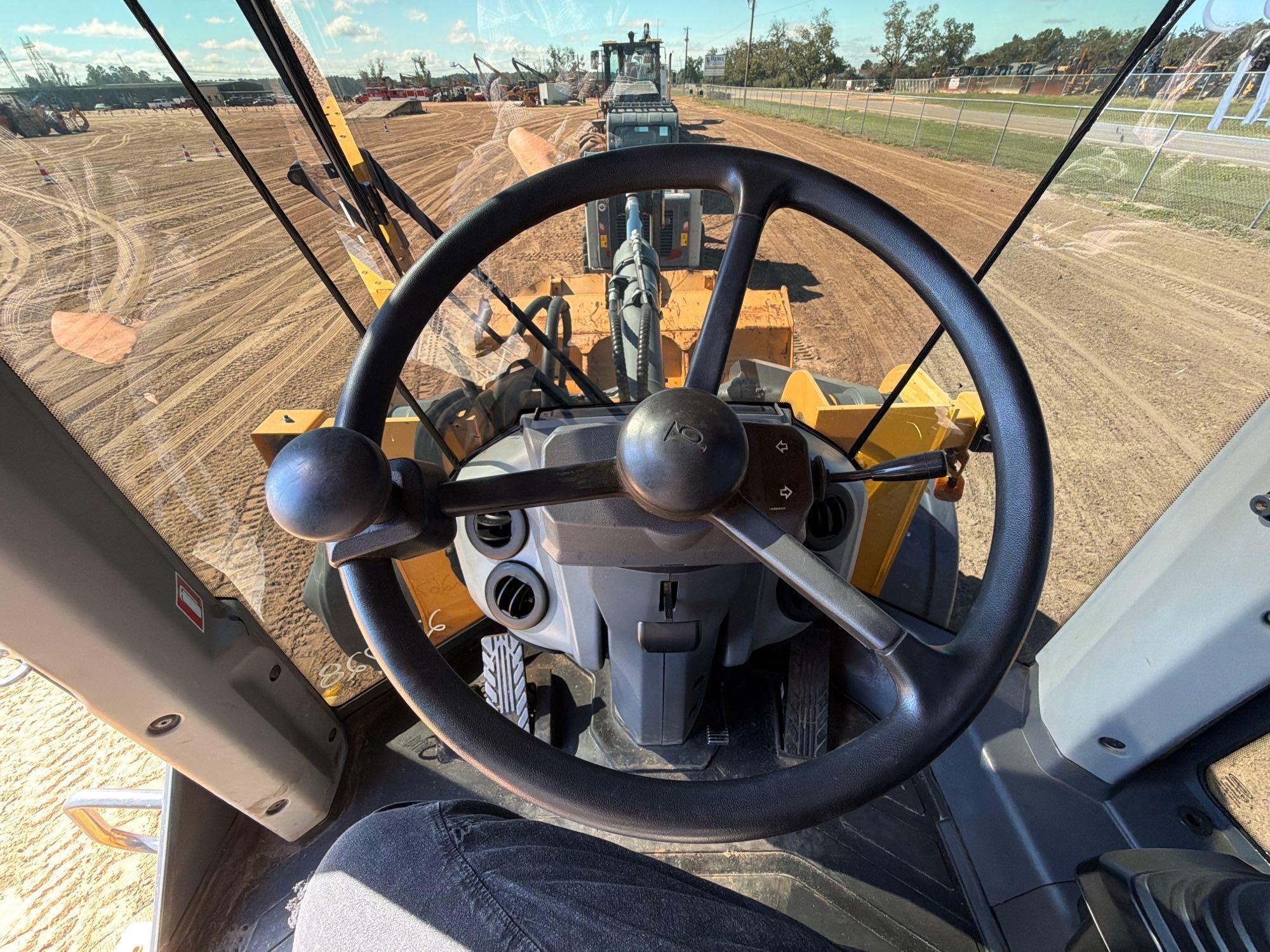 John Deere 624