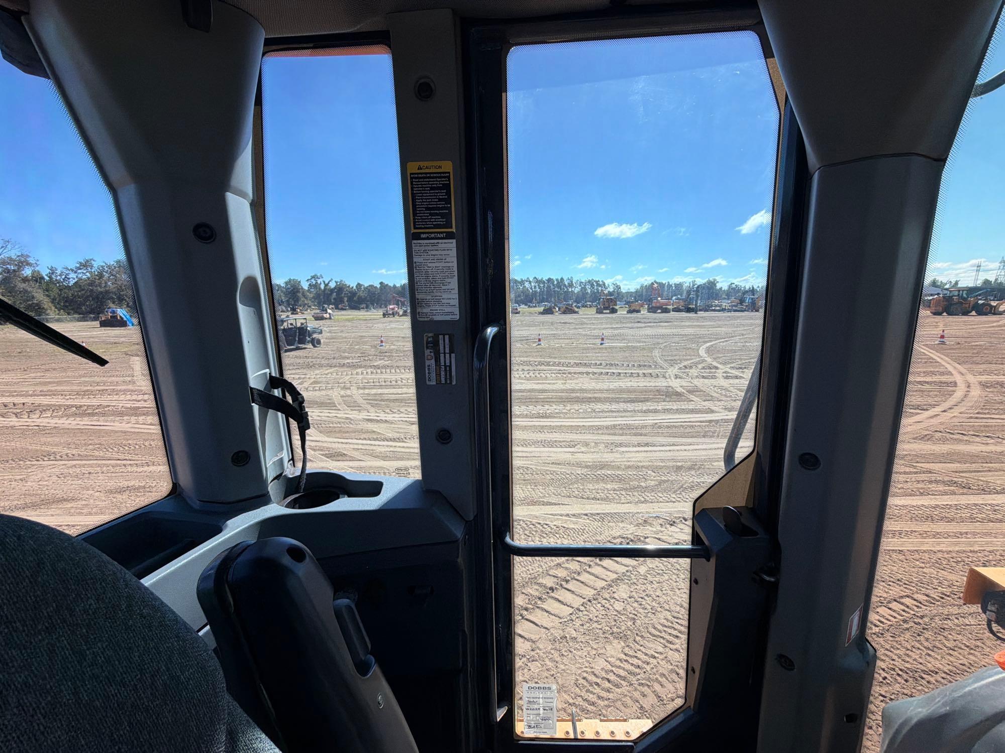 John Deere 624